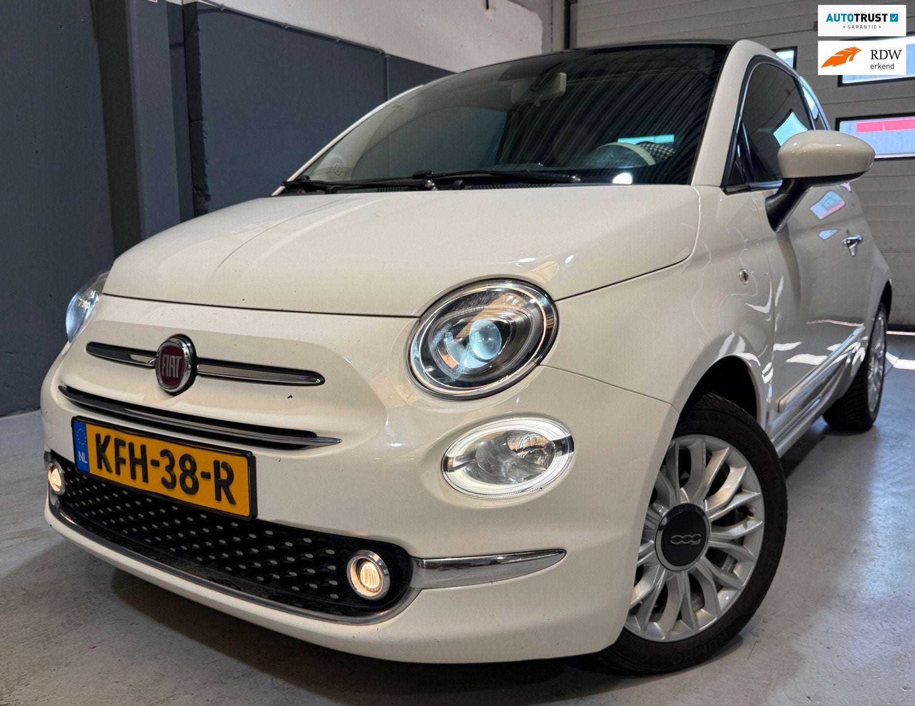 Fiat 500 1.2/AUTOMAAT/XENON/CARPLAY/ CRUISE/, Auto's, Fiat, Gebruikt, Leder en Stof, Wit, Bedrijf
