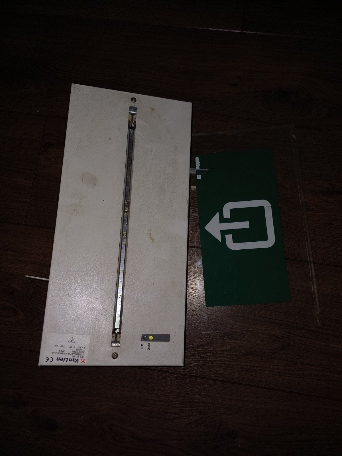 Noodverlichting voor mancave - verlichting werkt, Wit, Overige merken, Gebruikt, Kunststof