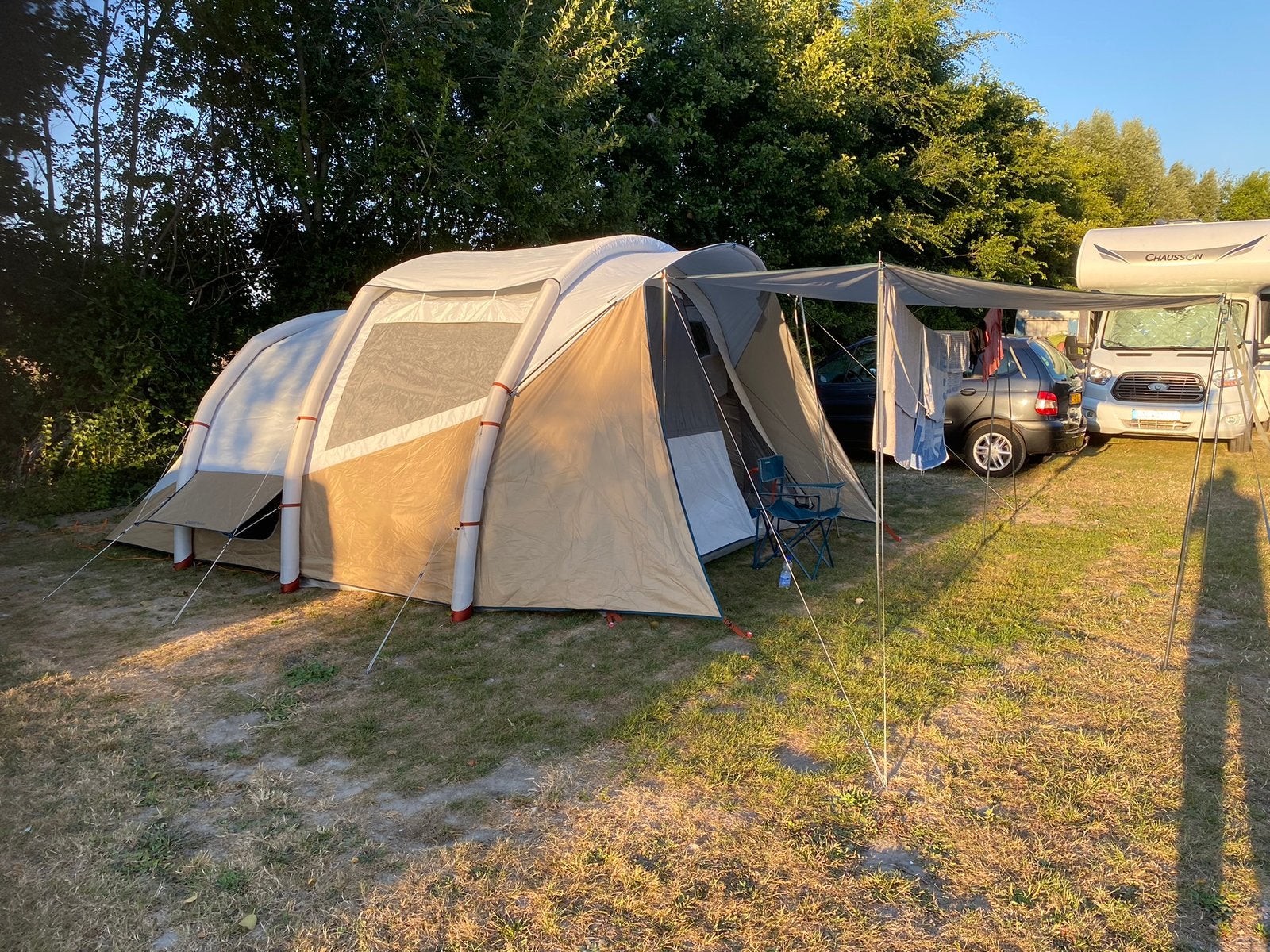 Quechua 5 persoons tent, Caravans en Kamperen, Ophalen, Zo goed als nieuw