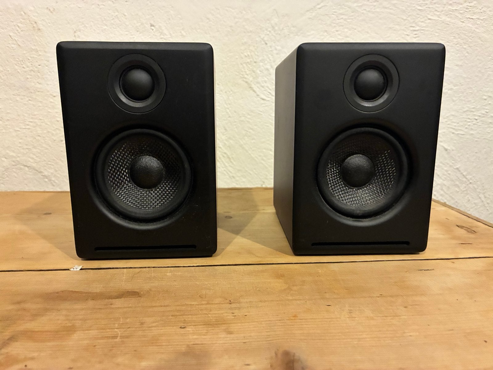 Audioengine A2+ speakers  met kabels en bluetooth adapter, Overige merken, Gebruikt, Inclusief kabels, Ophalen of Verzenden