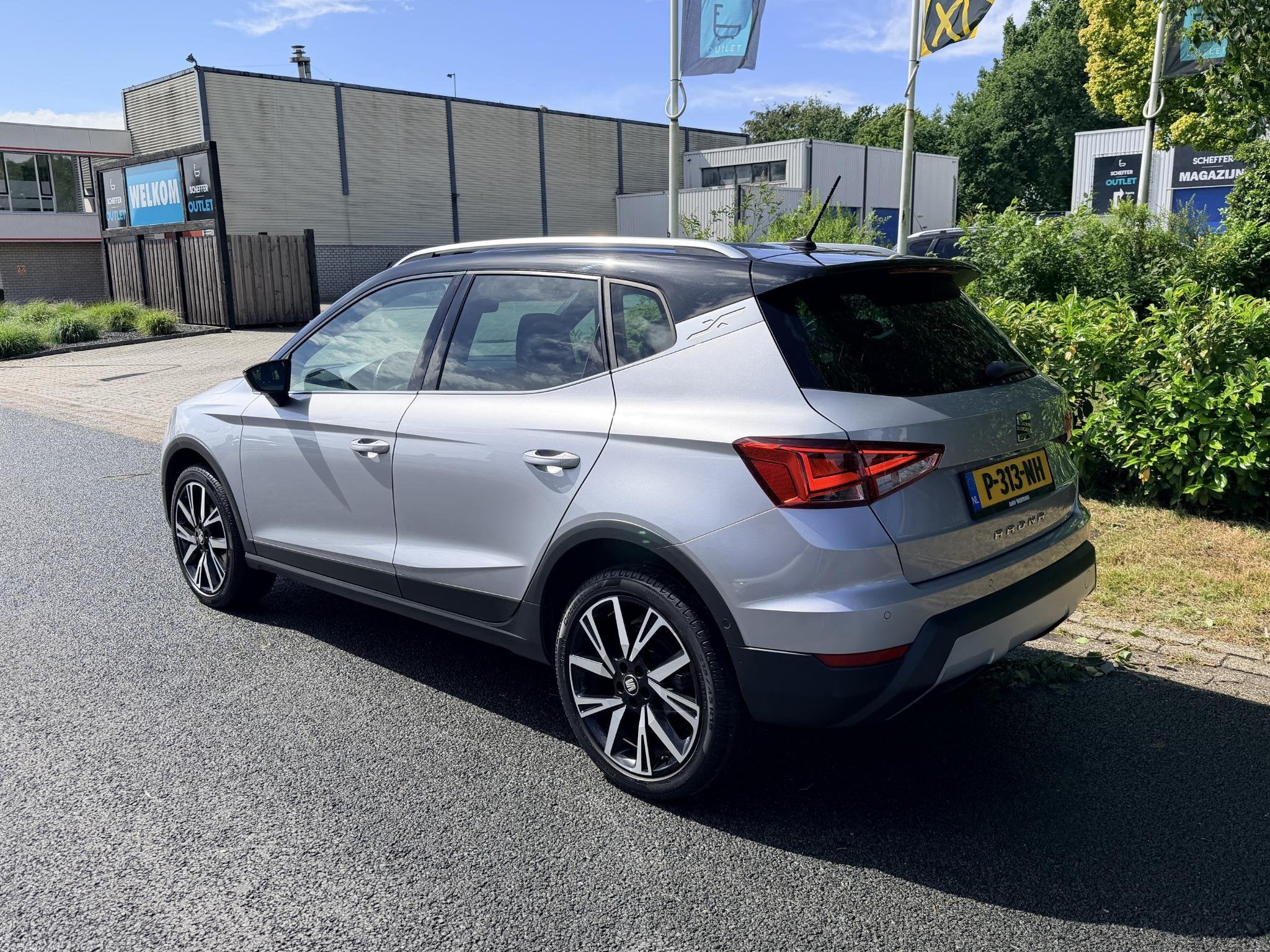 SEAT Arona 1.0 TSI 116PK DSG Xcellence•Camera•Navi, Stof, Gebruikt, 116 pk, 49 €/maand