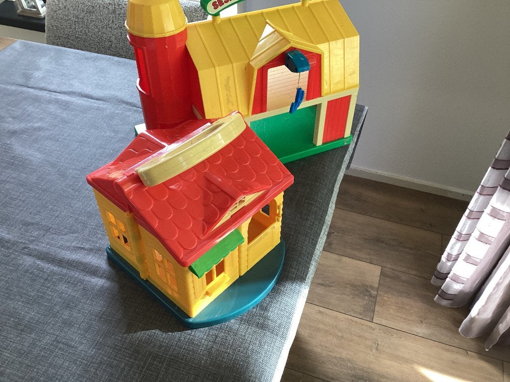 Boerderij en huisje Sesamstraat, Ophalen, Gebruikt