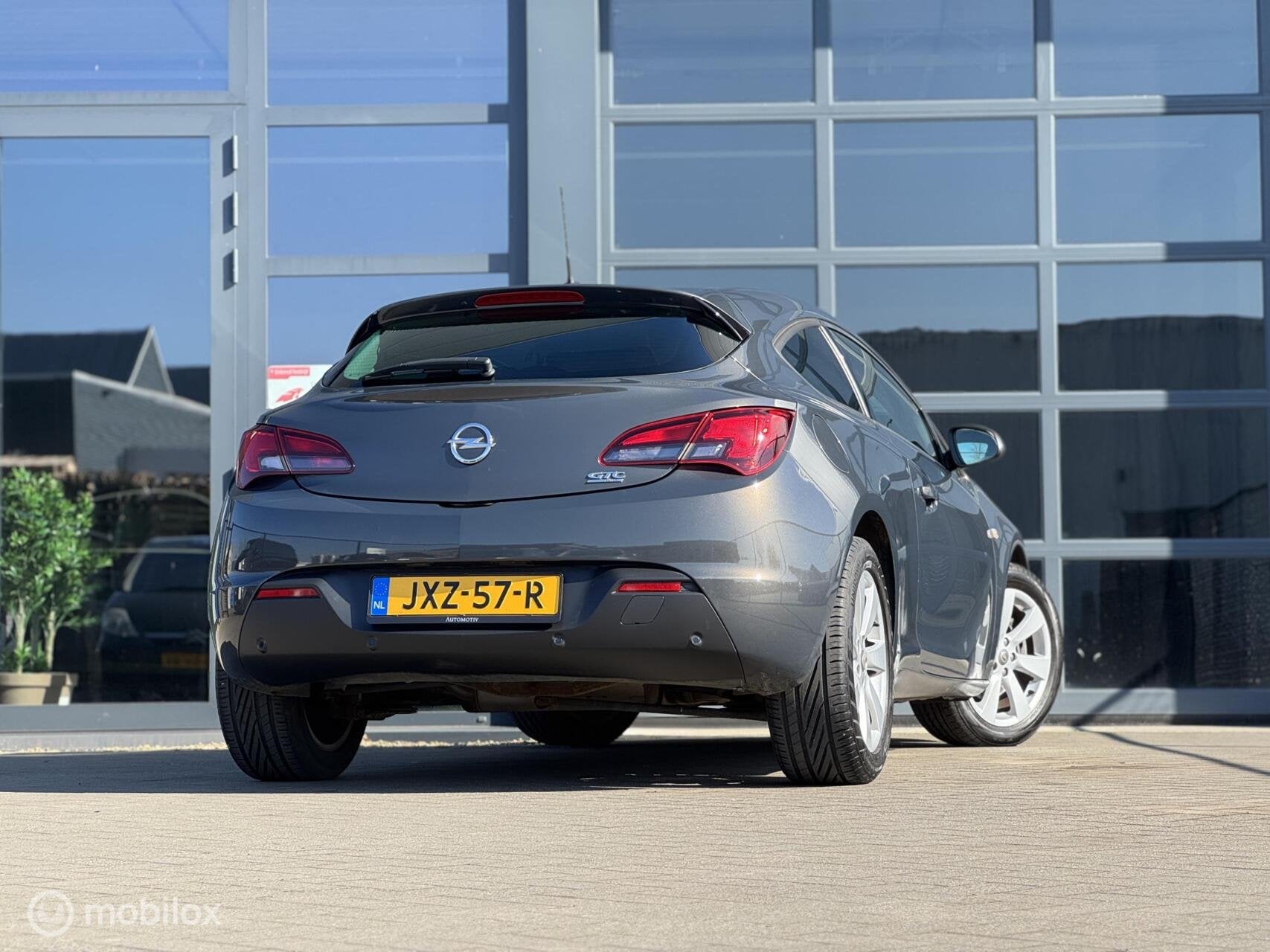 Opel Astra GTC 1.4 Turbo Design Edition NWE KETTING / CARPAS, Voorwielaandrijving, Gebruikt, 4 cilinders, 700 kg