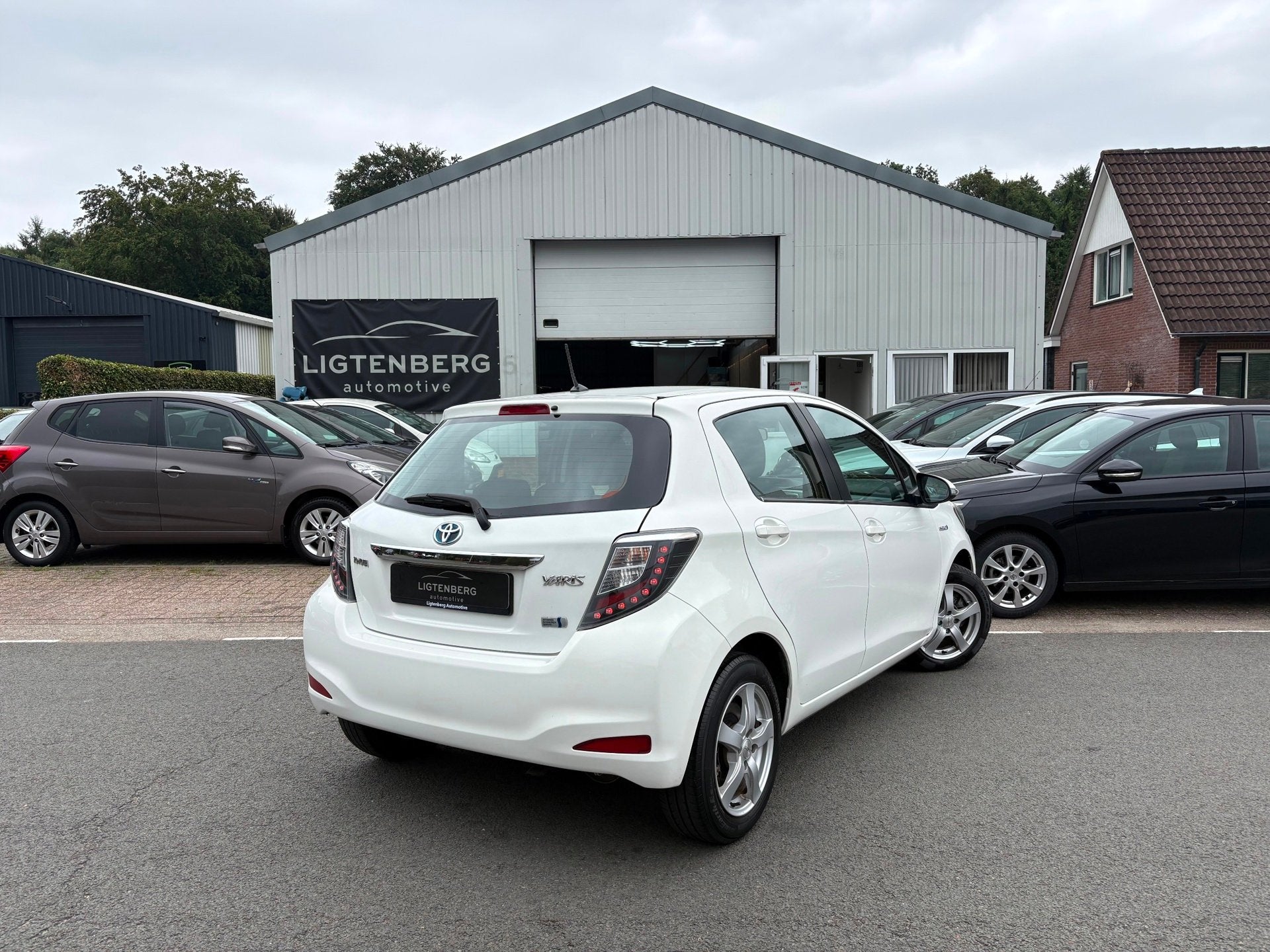 Toyota Yaris 1.5 Full Hybrid Aspiration CRUISE/ACHTERCAMERA, Euro 5, 1497 cc, Gebruikt, 4 cilinders