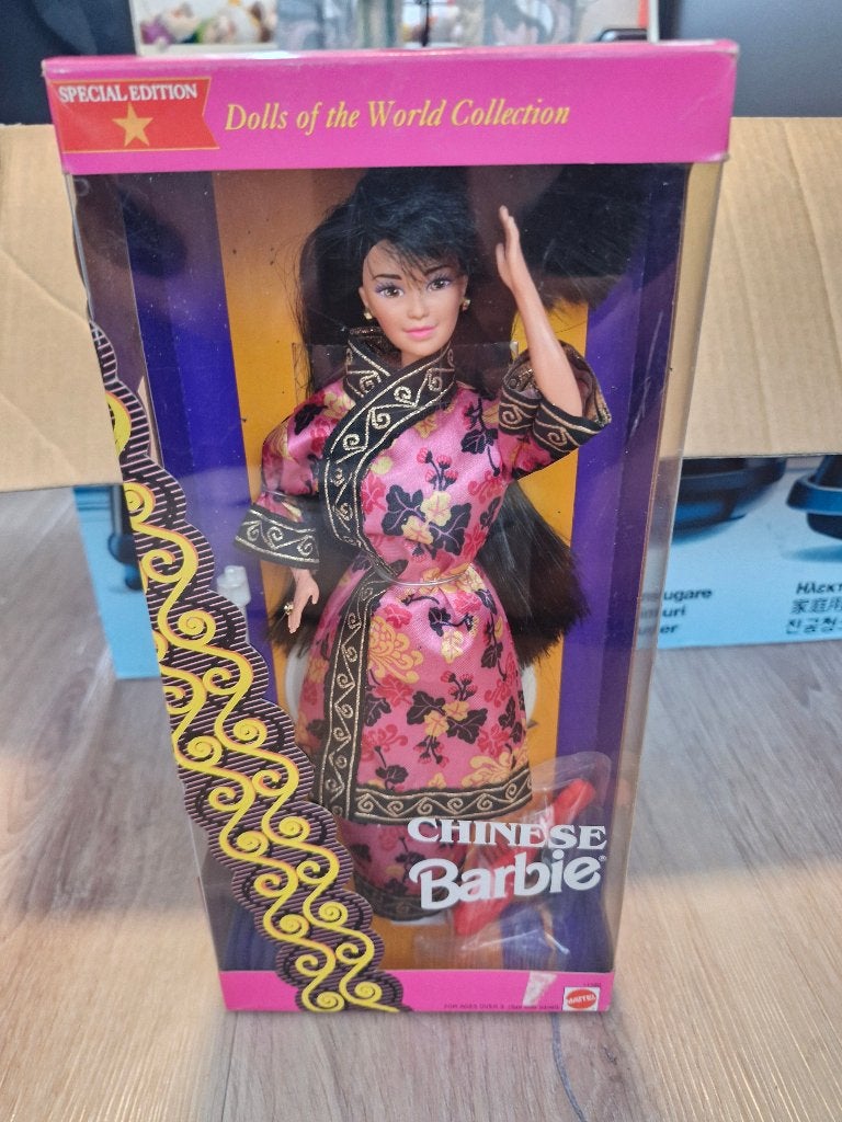Barbie Chinese te koop, Verzamelen, Ophalen, Nieuw, Pop