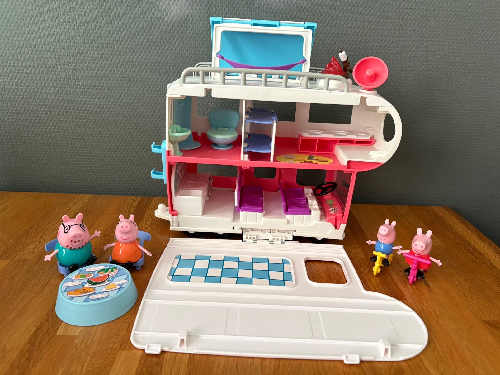 Peppa pig camper, Ophalen, Zo goed als nieuw