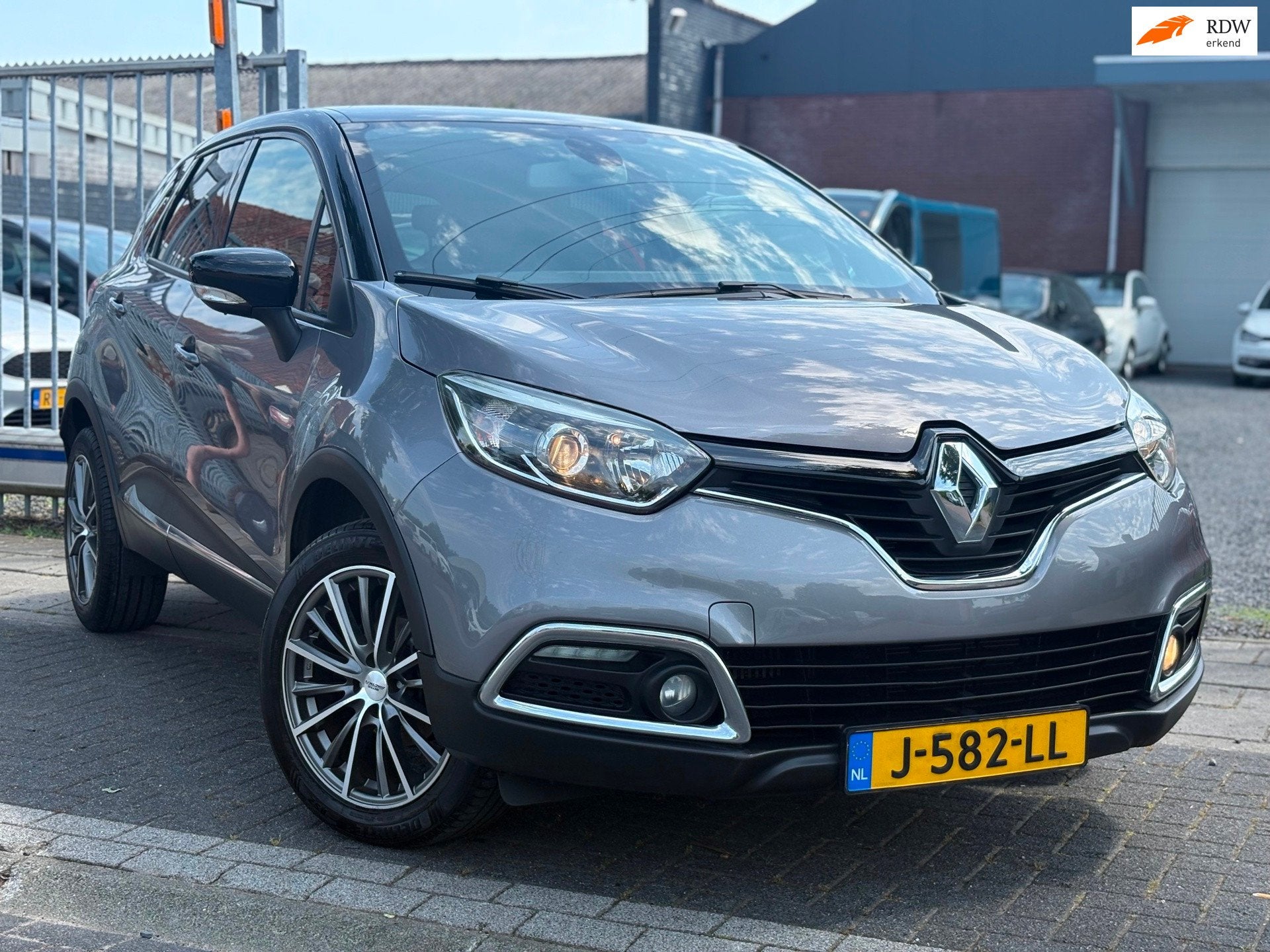 Renault Captur 0.9 TCe Dynamique | LED | Navigatie | Leder |, Auto's, Renault, Voorwielaandrijving, 898 cc, Gebruikt, 49 €/maand