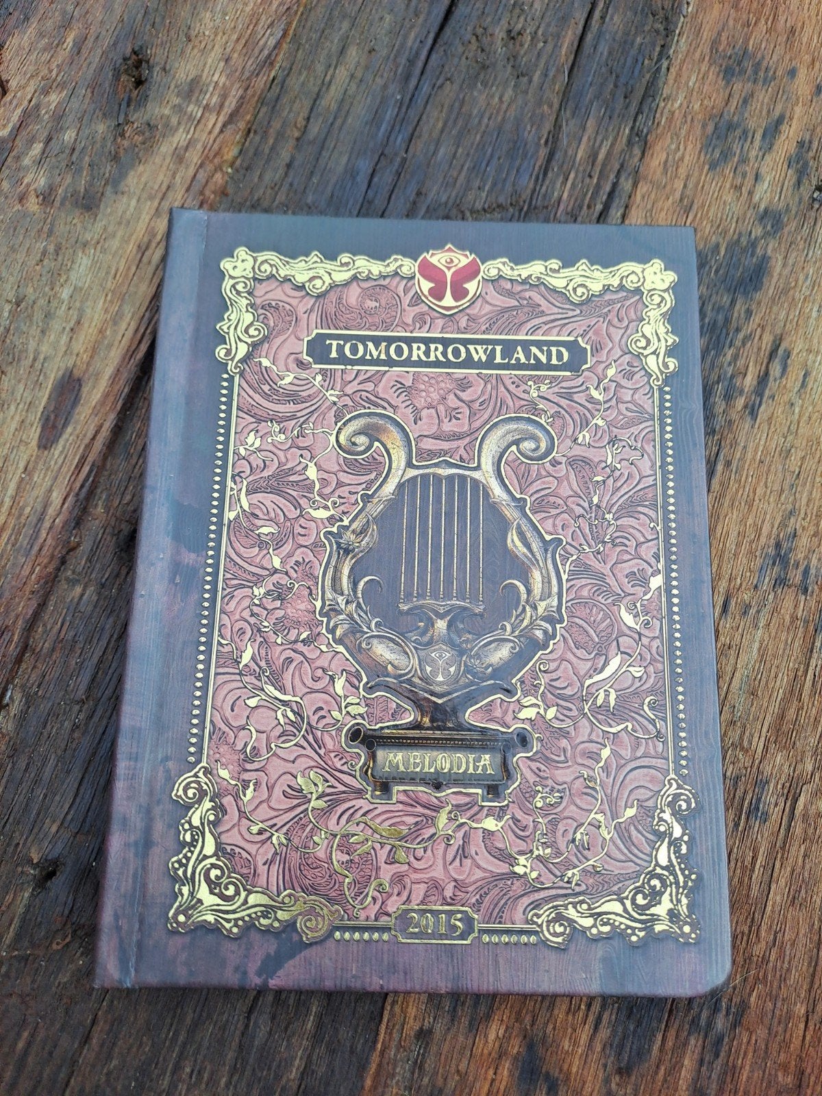 Tomorrowland 2015 Melodia Album boek - mist 1 CD, Gebruikt, Dance, Ophalen of Verzenden, Inclusief boekje