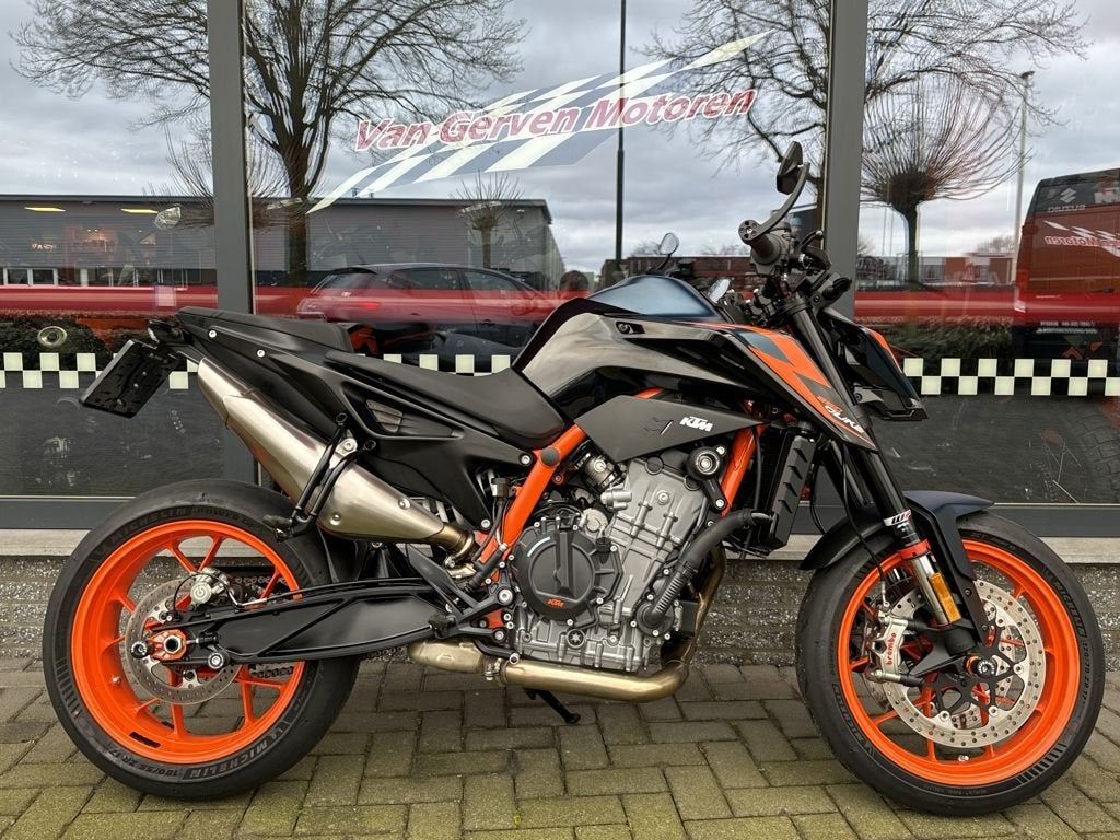 KTM 890 DUKE R 2022, Bedrijf, Naked bike