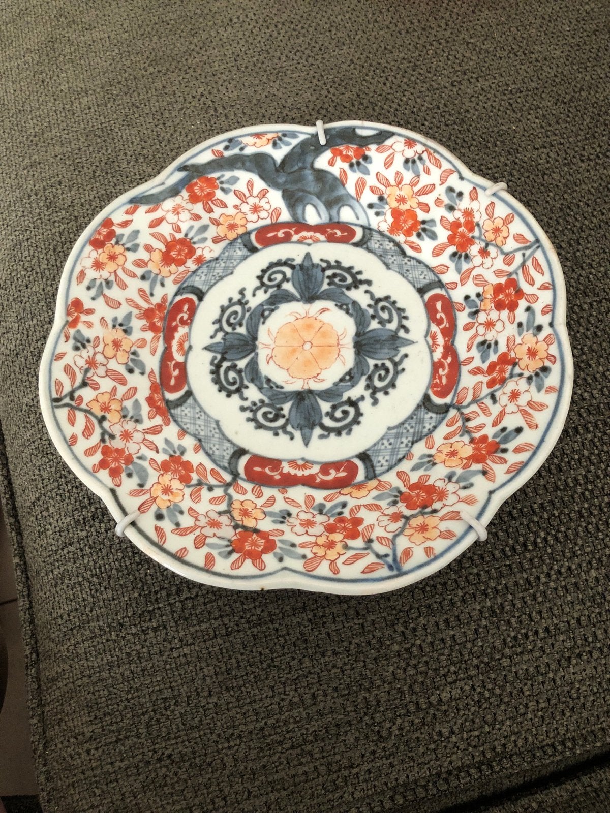 Antiek Japans Imari Porseleinen Schotel - Bloemenmotief, Antiek en Kunst, Ophalen of Verzenden