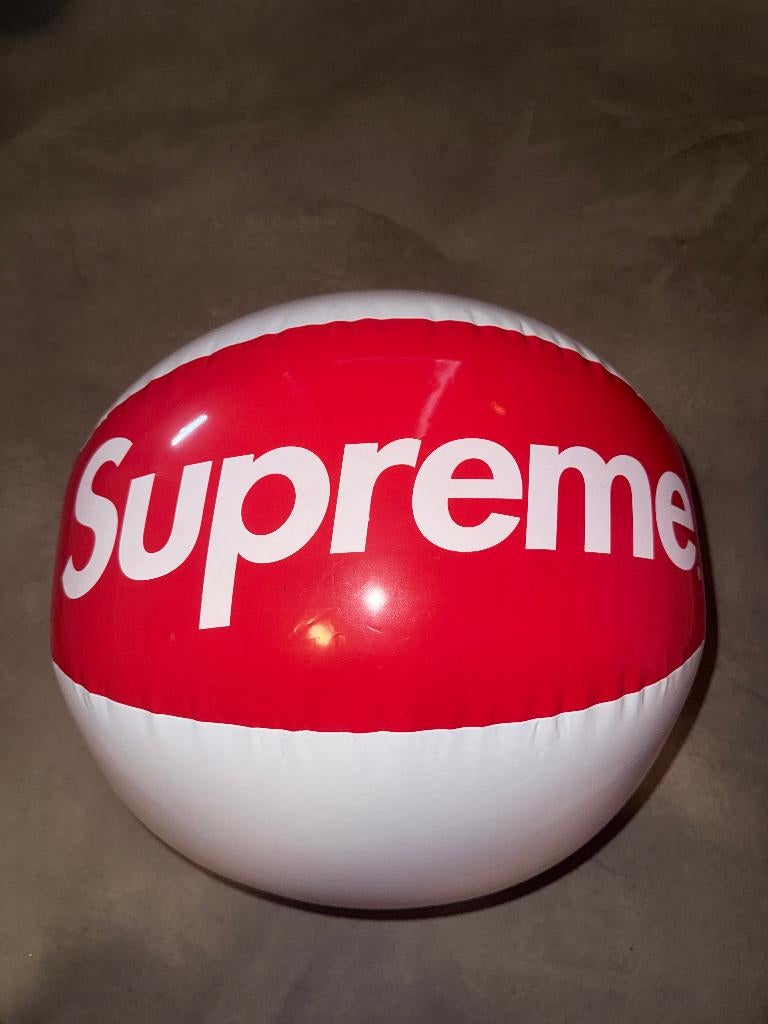 Supreme strandbal, Ophalen of Verzenden, Zo goed als nieuw