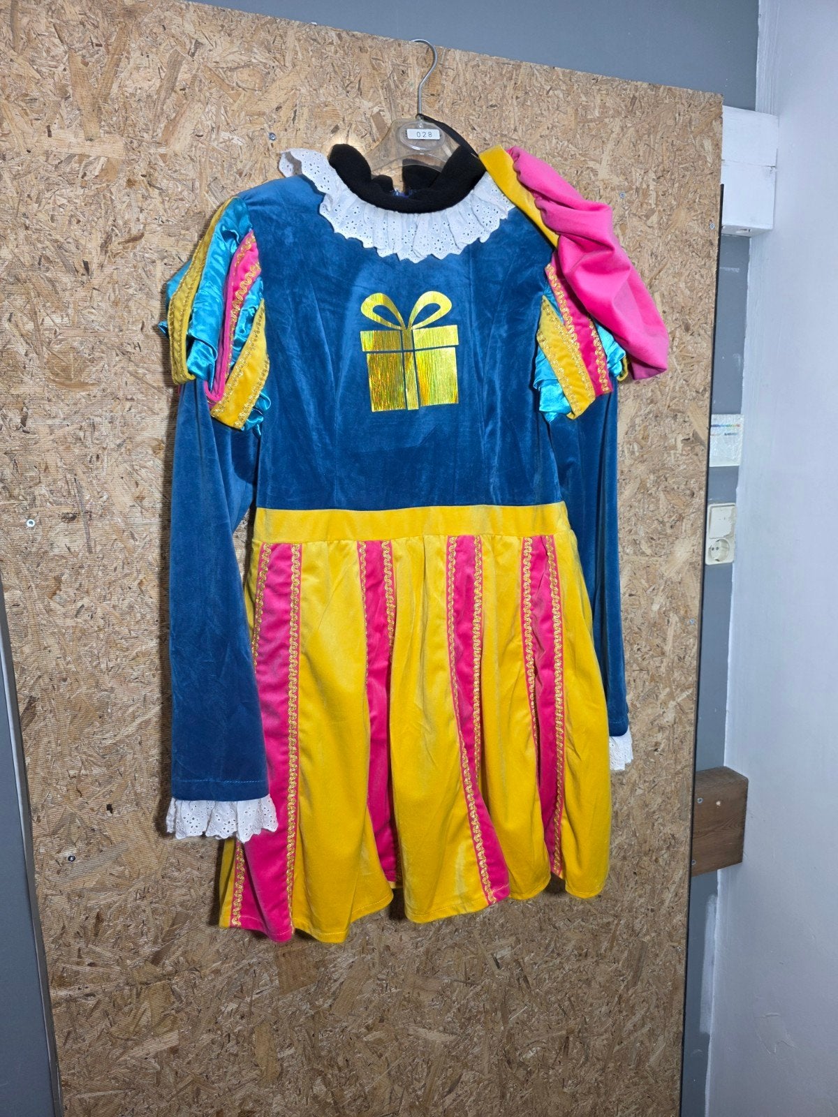 Mooi Pietenpak te koop!, Ophalen of Verzenden, Nieuw
