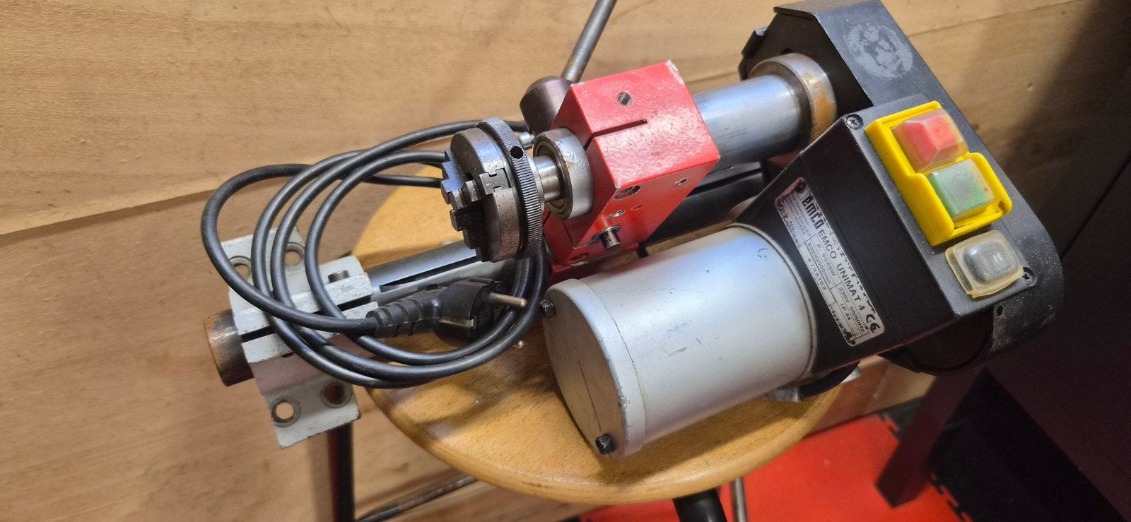 Emco Unimat 4 Boorfreeskolom - Compact en Veelzijdig, Ophalen, Gebruikt, Variabele snelheid, Minder dan 400 watt