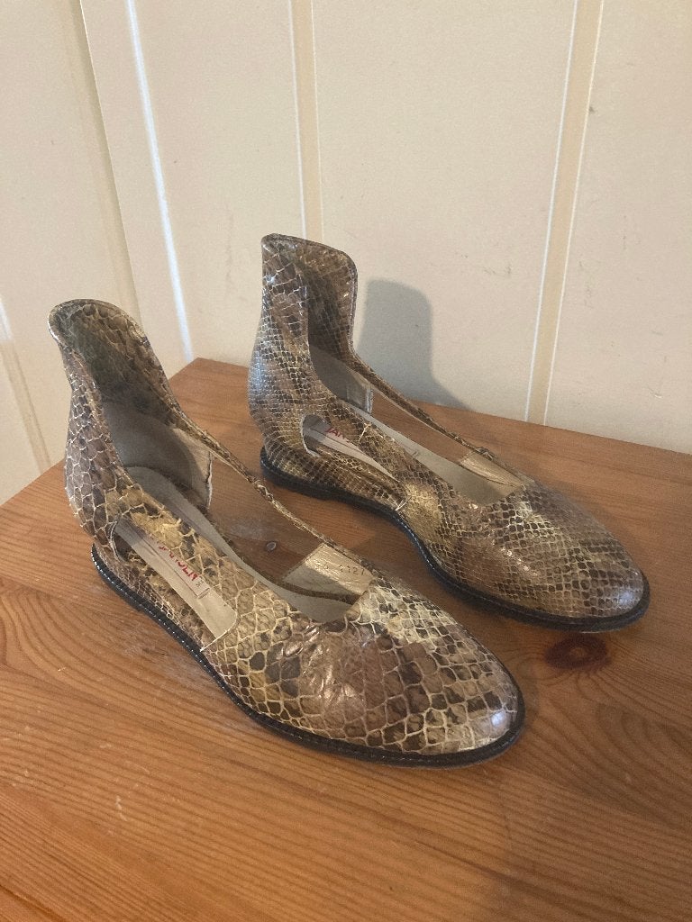 Aparte bruin gevlekte slangen leren pumps Jan Jansen, mt 37, Kleding | Dames, Schoenen, Zo goed als nieuw, Pumps, Bruin, Verzenden
