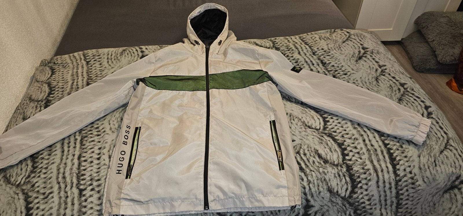 Hugo Boss Windjack - Lichtgewicht en Stijlvol, Overige kleuren, Maat 48/50 (M), Ophalen of Verzenden, Zo goed als nieuw