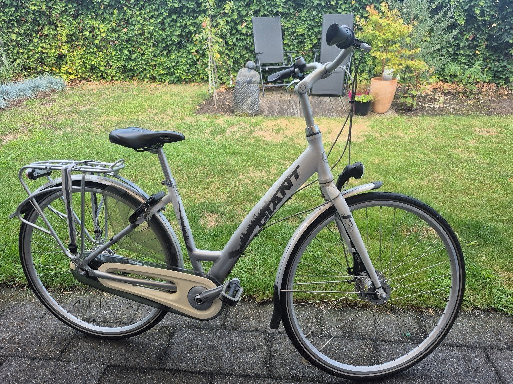 Giant damesfiets, wit, perfecte staat, Ophalen, Velgrem, Versnellingen, Giant