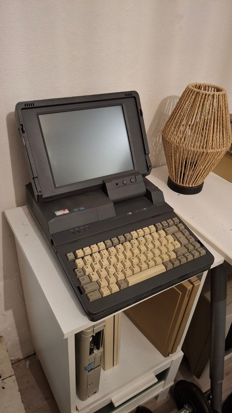 Amstrad ALT-286 Laptop Computer - Vintage Retro, Computers en Software, Ophalen of Verzenden, Amstrad