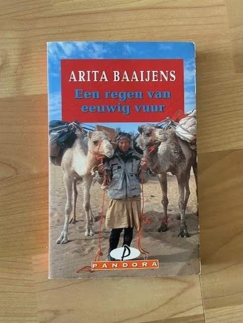 Een regen van eeuwig vuur - Arita Baaijens, Ophalen of Verzenden, Gelezen, Europa