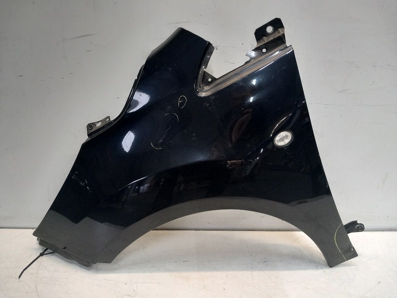 Spatbord links voor Ford Ka, Onderdelen@venauto.nl, Van der Ven Autorecycling B.V., Gebruikt, Ettenseweg 76, 4706 PB Roosendaal, The Netherlands