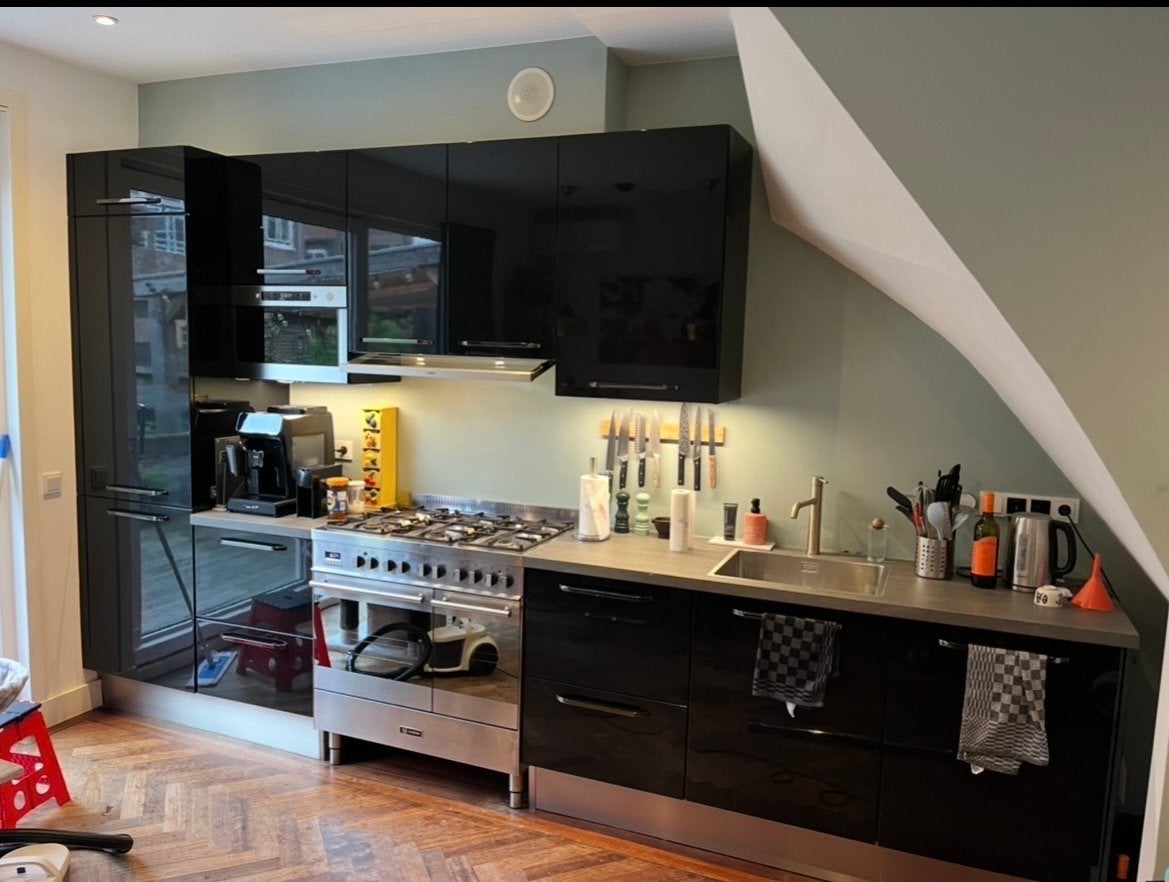 Moderne zwarte hoogglans keuken, Huis en Inrichting, Gebruikt, Zwart, Enkelwandige keuken, Ophalen of Verzenden