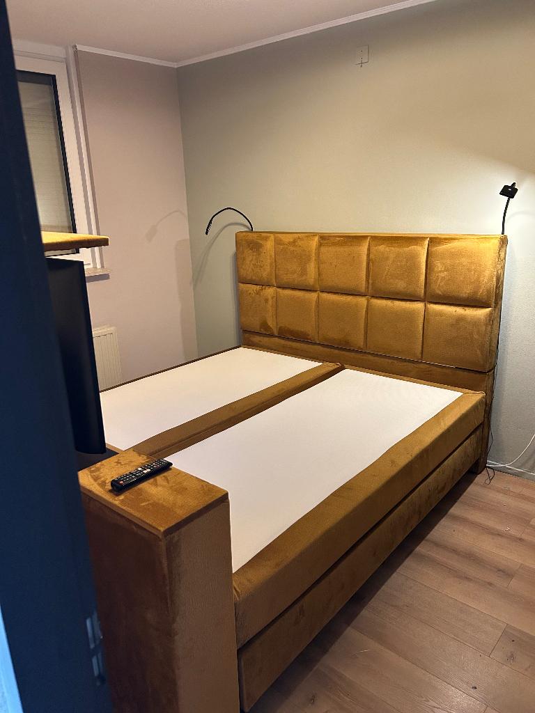 Luxe Bed met tv lift inclusief TV en topper., Ophalen, Luxe, Tweepersoons, Zo goed als nieuw