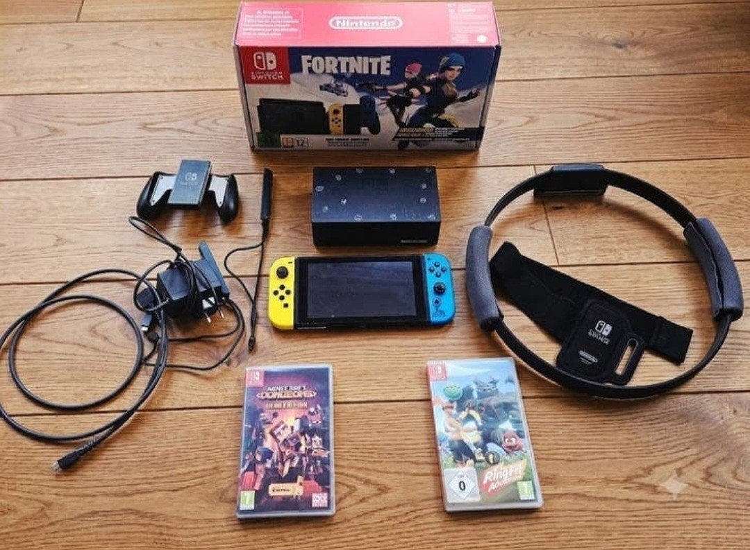 Nintendo Switch Fortnite Edition + 2 games + Ring Fit +256GB, Spelcomputers en Games, Spelcomputers | Nintendo Switch, Switch Original