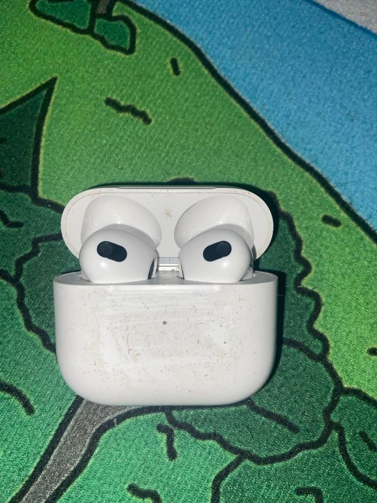 Apple AirPods 3 met oplaadcase, Ophalen of Verzenden, Gebruikt, Draadloos