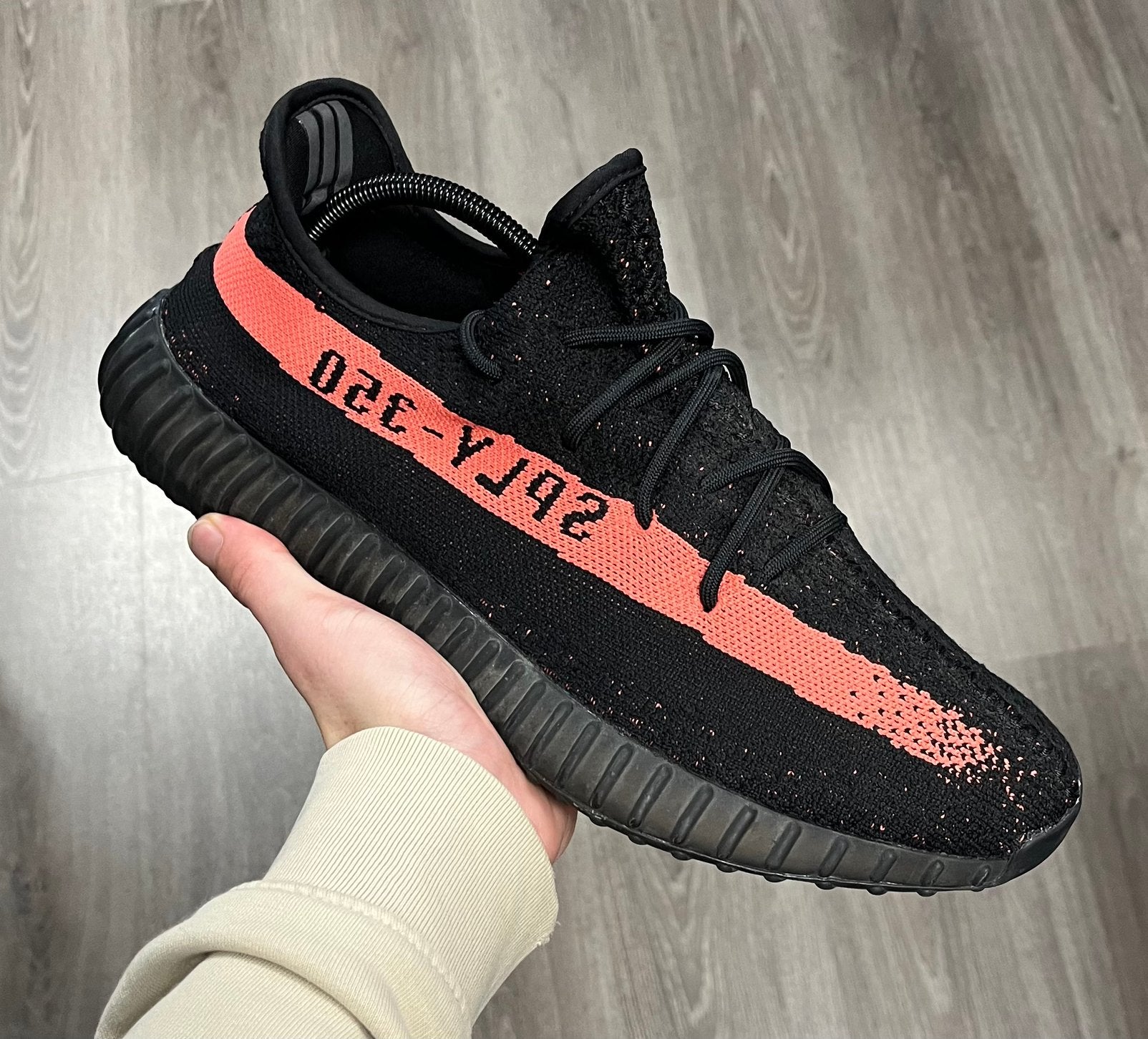 Adidas Yeezy Boost 350 V2 Core sneakers - Maat 47 1/3, Kleding | Heren, Zwart, Ophalen of Verzenden, Sneakers of Gympen, Zo goed als nieuw