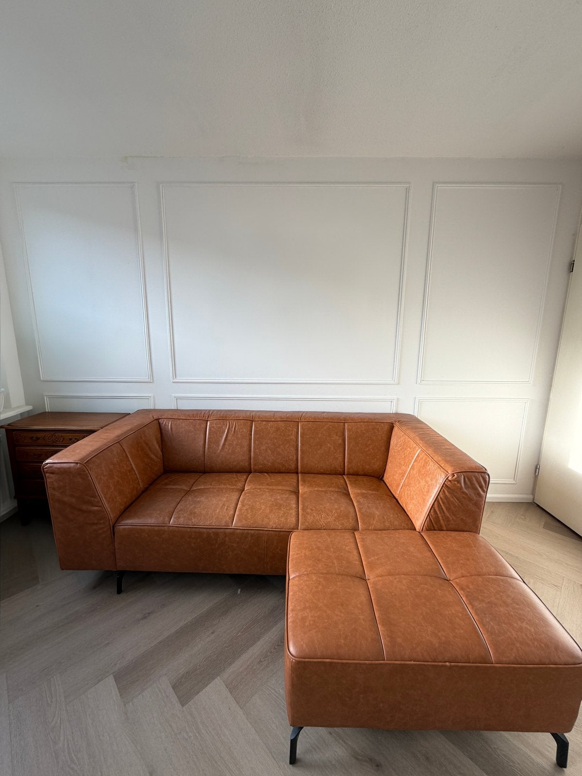Cognac Leren Bank met Hocker - De Troubadour (Z.G.A.N.), Ophalen, Driepersoons, Zo goed als nieuw, Rechte bank