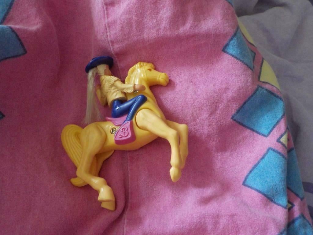 Country Barbie met paard - MATTEL, Verzamelen, Poppen, Ophalen of Verzenden, Nieuw, Pop