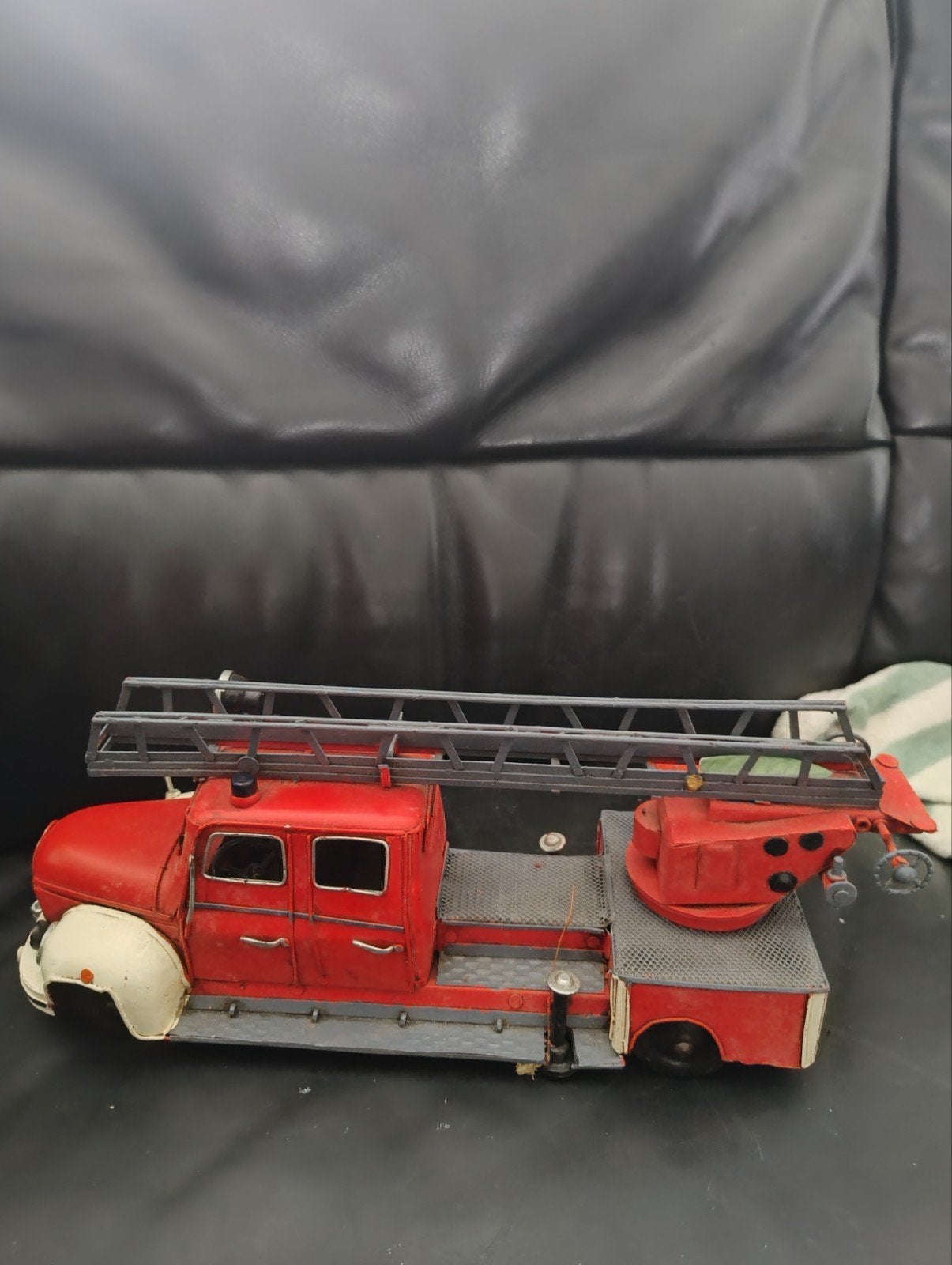 🔴 Grote blikken Magirus brandweerwagen 34 cm, Ophalen, Zo goed als nieuw, Bus of Vrachtwagen
