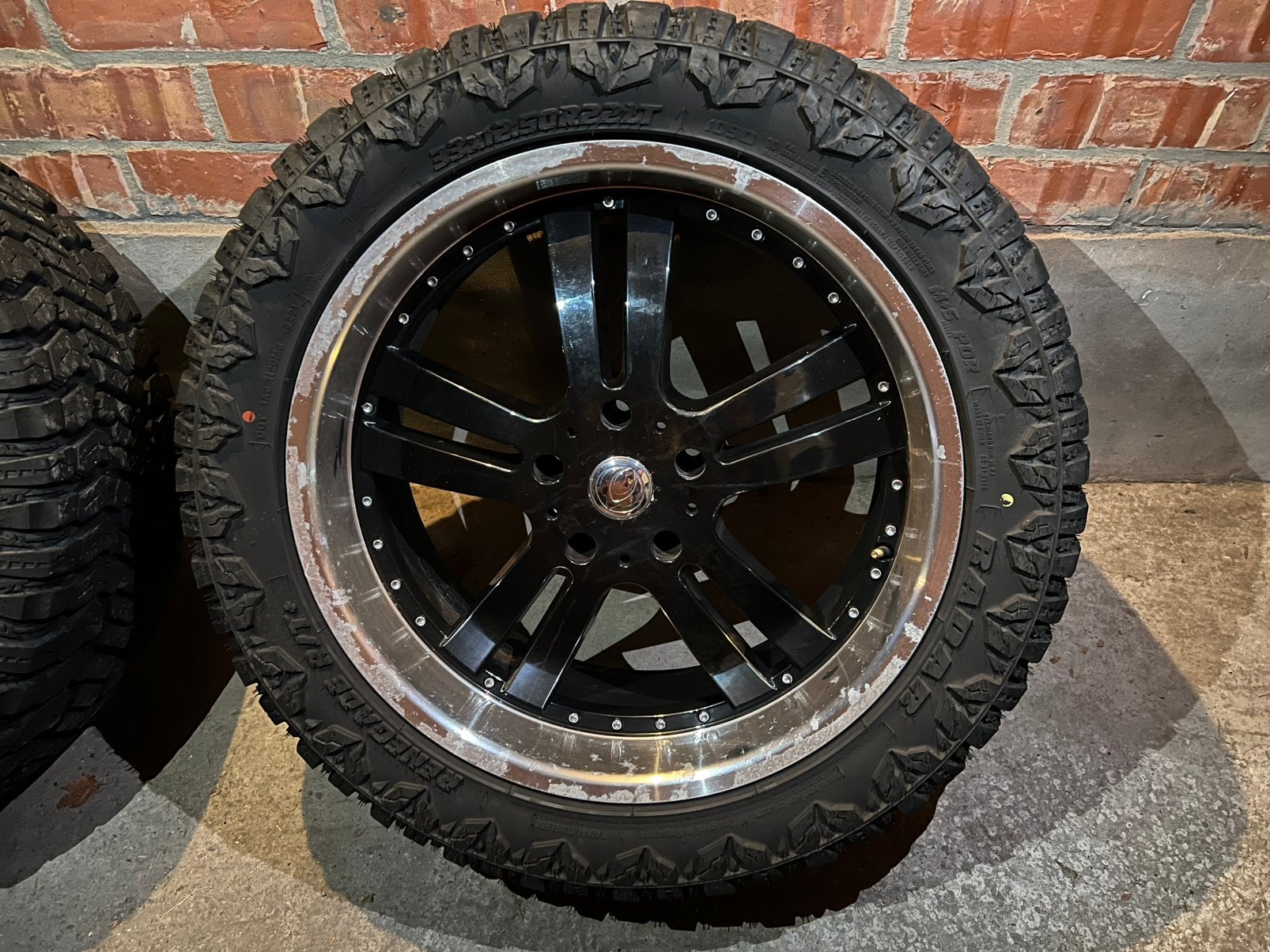 Dodge ram 1500 5x139.7 22 inch offroad velgen + banden, Ophalen, Gebruikt, Dodge