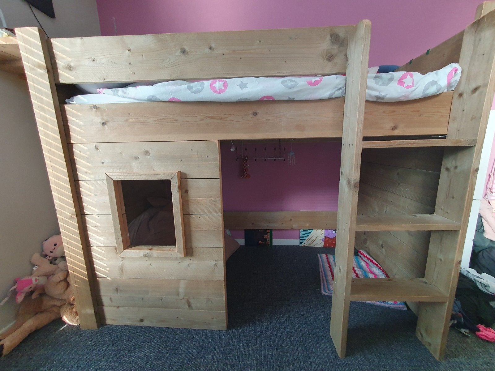 Half hoogslaper van Jorg meubels., Kinderen en Baby's, Kinderkamer | Stapelbedden en Hoogslapers, Zo goed als nieuw, Hoogslaper