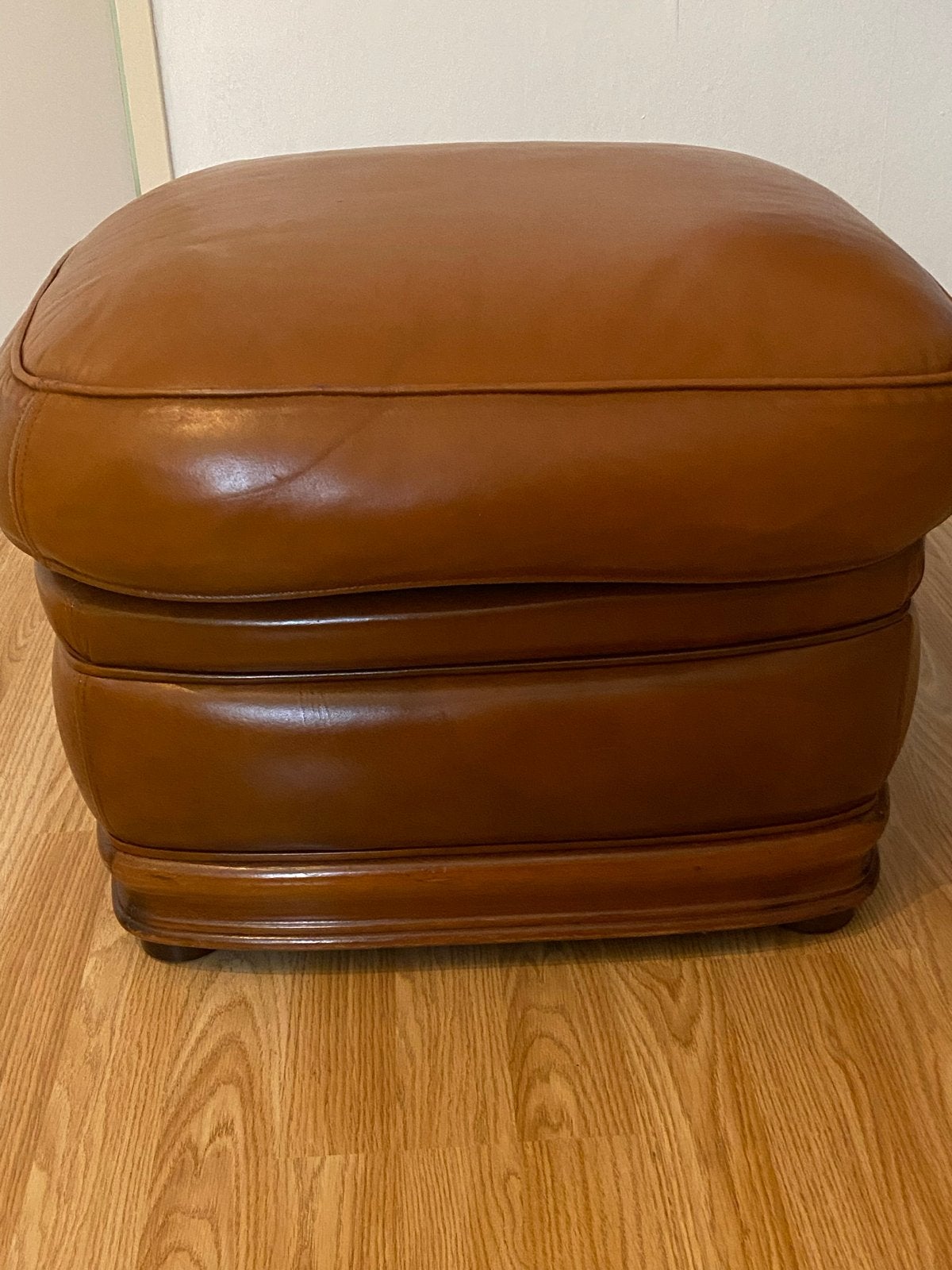 Leren poef / hocker - 60x60x40 cm - Zeer goede staat, Huis en Inrichting, Banken | Voetenbanken en Poefen, Ophalen, Klassiek, Leer