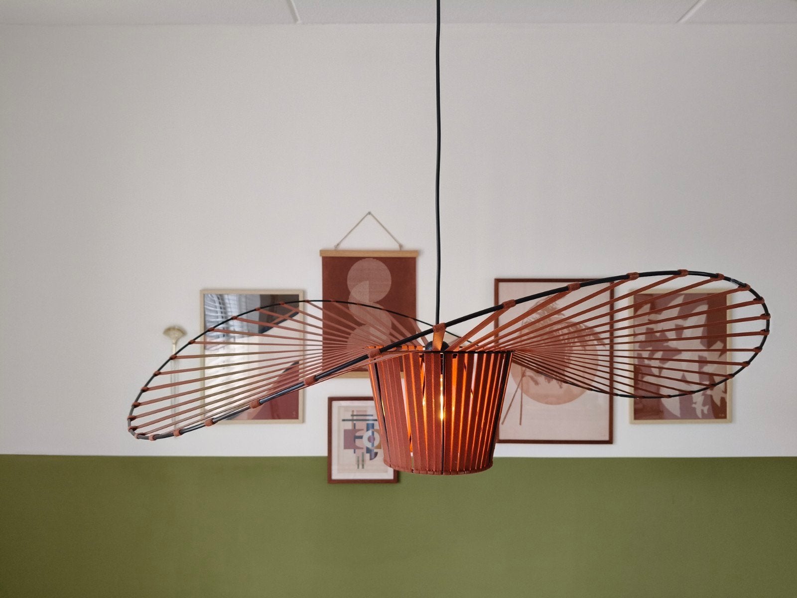 Unieke Scandinavisch design hoedlamp, Huis en Inrichting, Lampen | Hanglampen, Ophalen, E27 (groot), Zo goed als nieuw, Oosters, Modern, Sfeervol