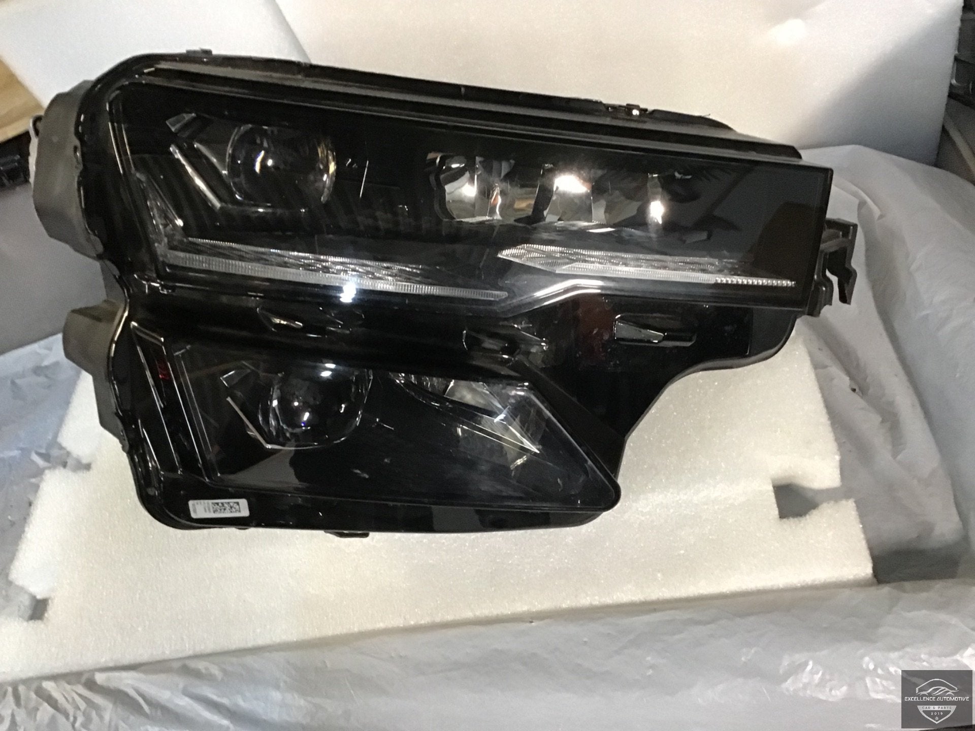 Skoda Karoq Facelift 21+ Vol LED Koplamp Rechts 57B941036B, Skoda, Skoda Auto a.s., Gebruikt, Infoline@skoda-auto.cz