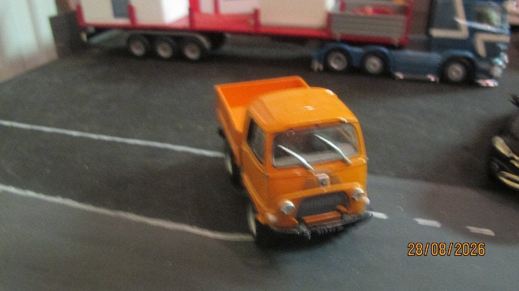 Universal Hobbies Sinipar Renault Z.G.A.N. Schaal 1:43, Ophalen of Verzenden, Zo goed als nieuw, Bus of Vrachtwagen, Overige merken