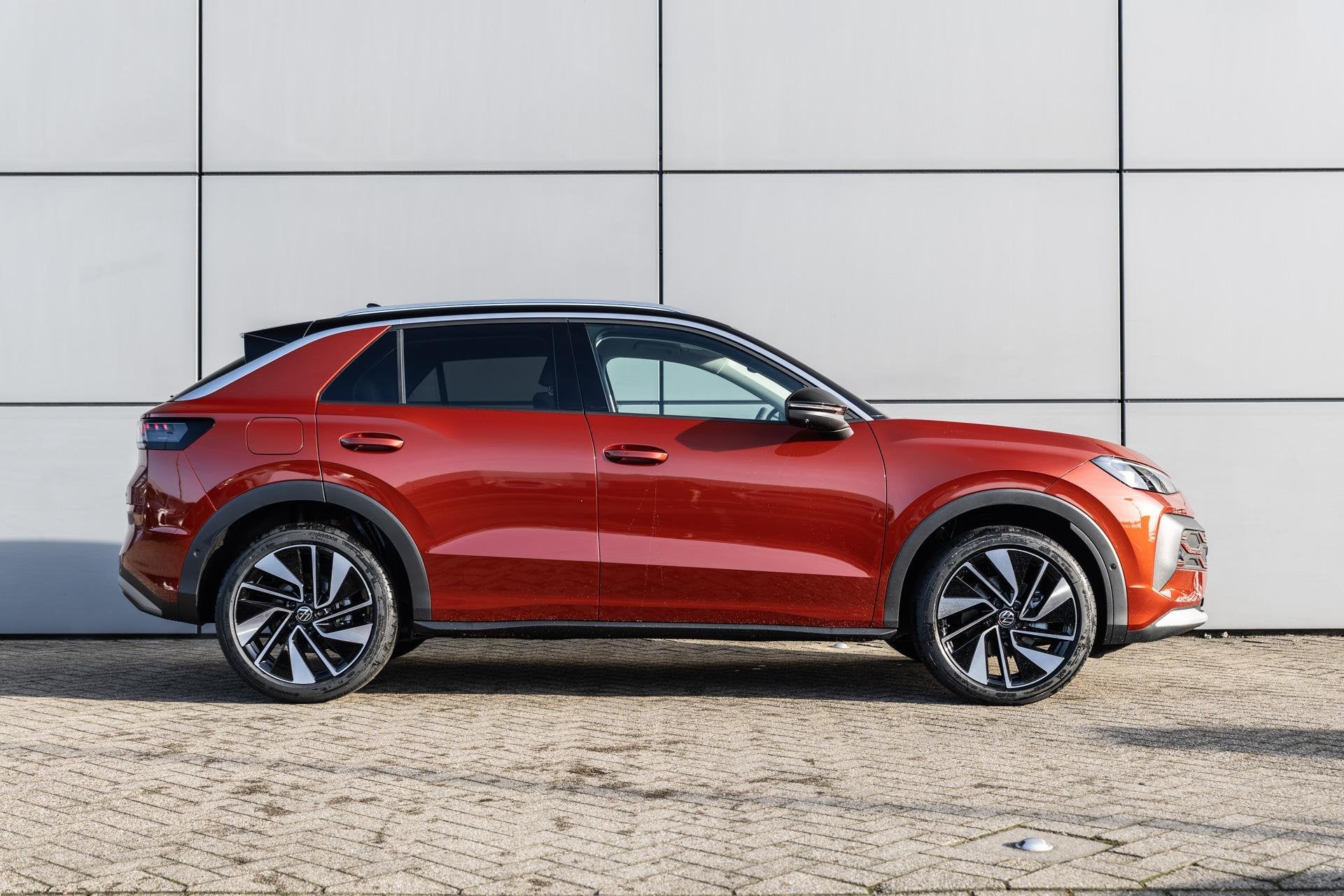 Volkswagen T-Roc 1.5 eTsi 115pk Style First Edition | 19" Ve, Auto's, Volkswagen, 12 maanden, 1498 cc, 4 cilinders, 1365 kg