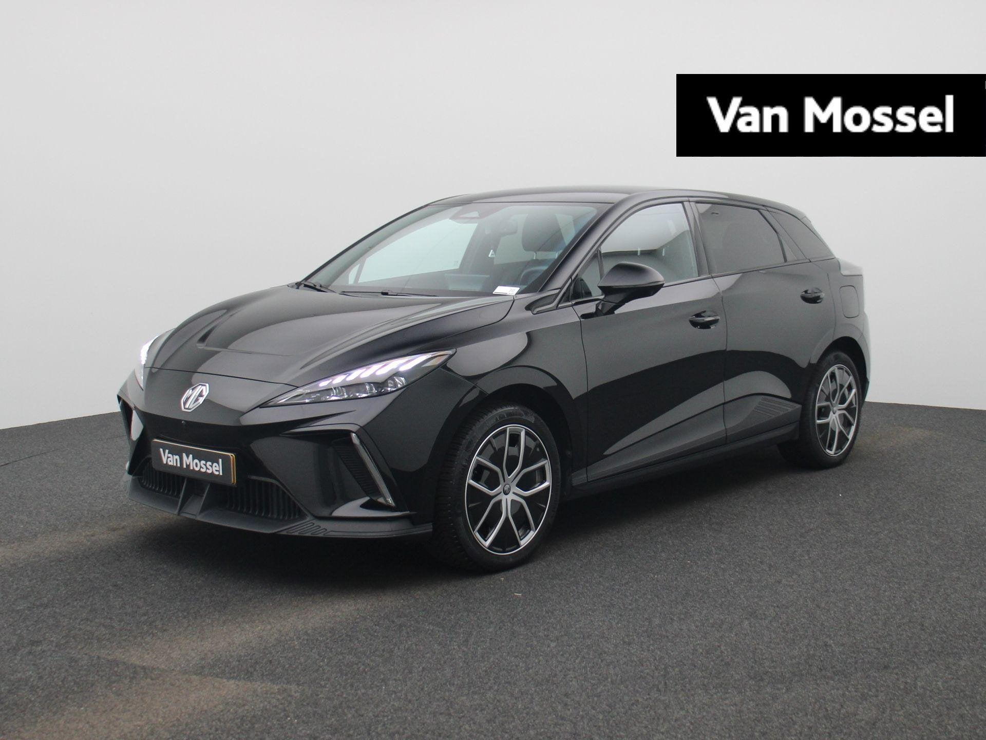 MG 4 Long Range Luxury 64 kWh, Automaat, Gebruikt, Zwart, 204 pk