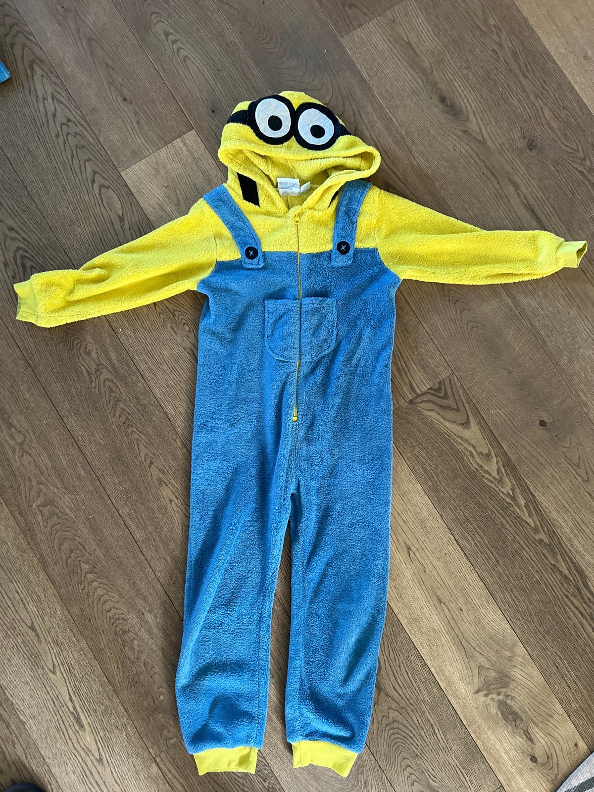 Minions Onesie Maat 128 - Veel Plezier van Gehad!, Kinderen en Baby's, Kinderkleding | Maat 128, Ophalen of Verzenden, Gebruikt