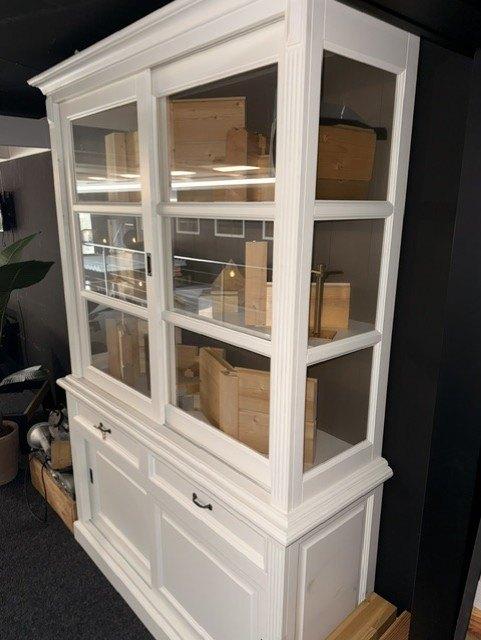 NIEUW: Buffetkast wit 150 x 52 x 218 cm NU € 325 euro, Ophalen, Met deur(en), 200 cm of meer, 150 tot 200 cm