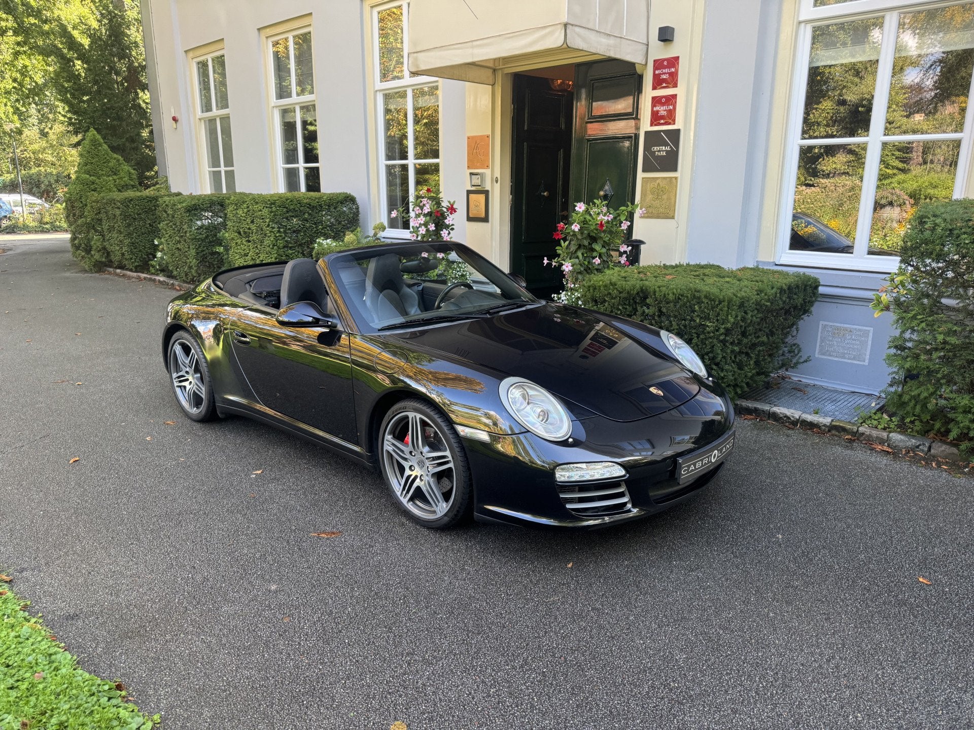 Porsche 911 Cabrio 3.8 Carrera 4S, Origineel NL Dealer onder, Auto's, Automaat, Gebruikt, Cabriolet, 4 stoelen