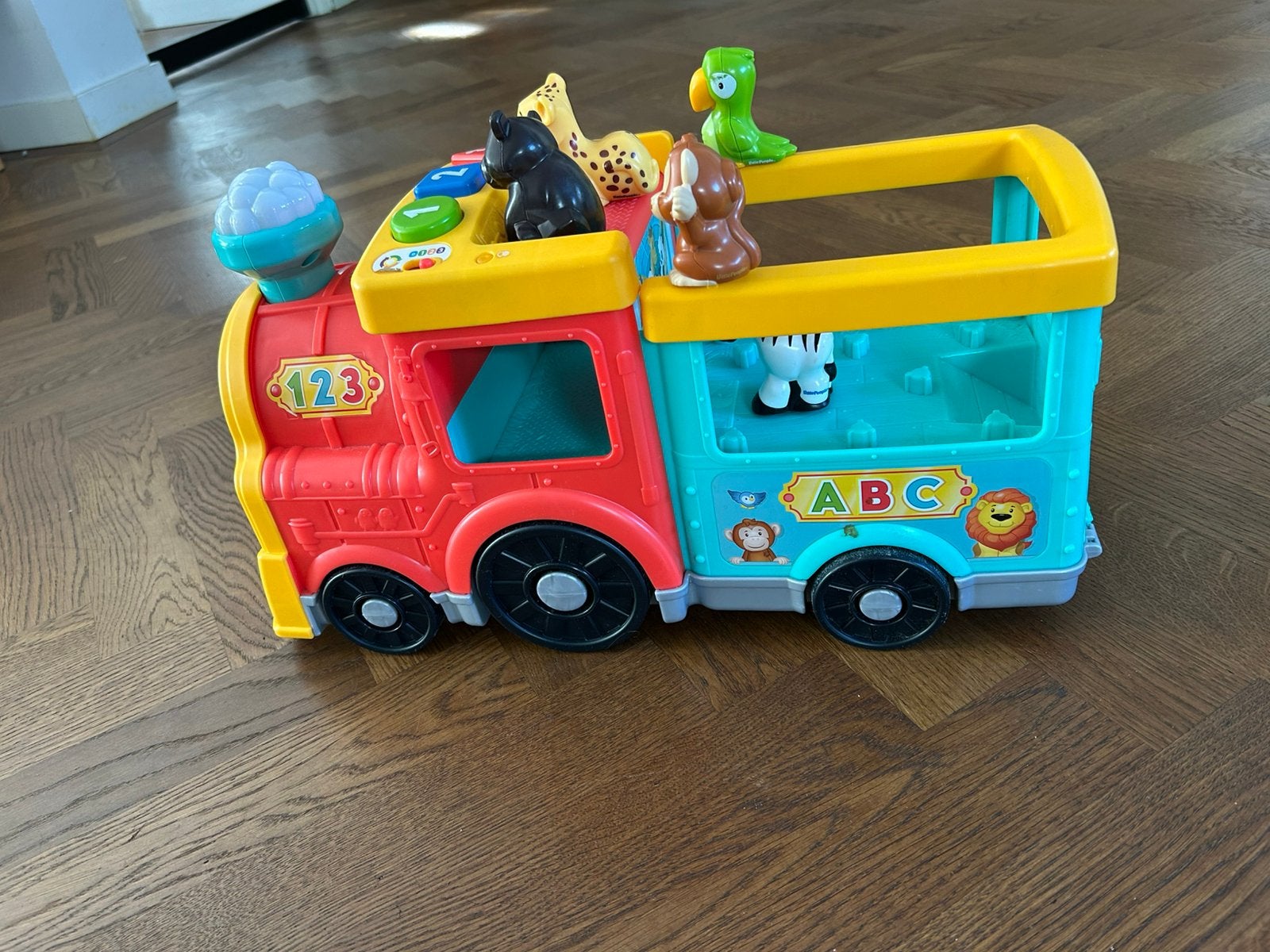 Leuke speelgoedbus met diertjes, zo goed als nieuw!, Kinderen en Baby's, Ophalen, Zo goed als nieuw