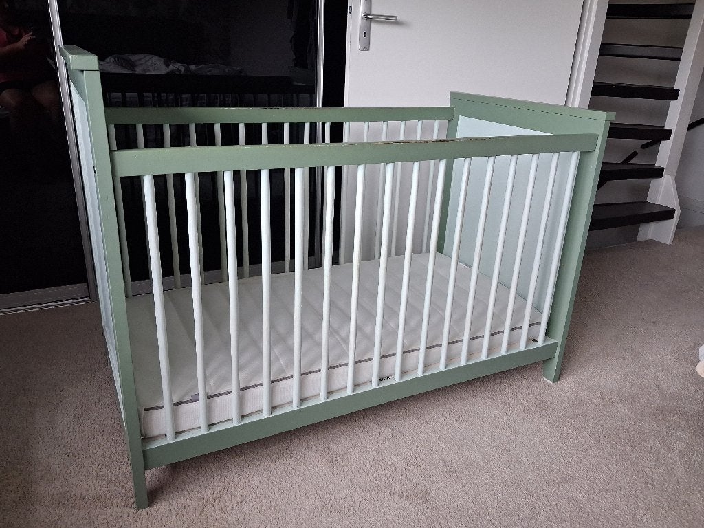 Babyledikant, commode en plankje, Kinderen en Baby's, Ophalen, Gebruikt, Ledikant
