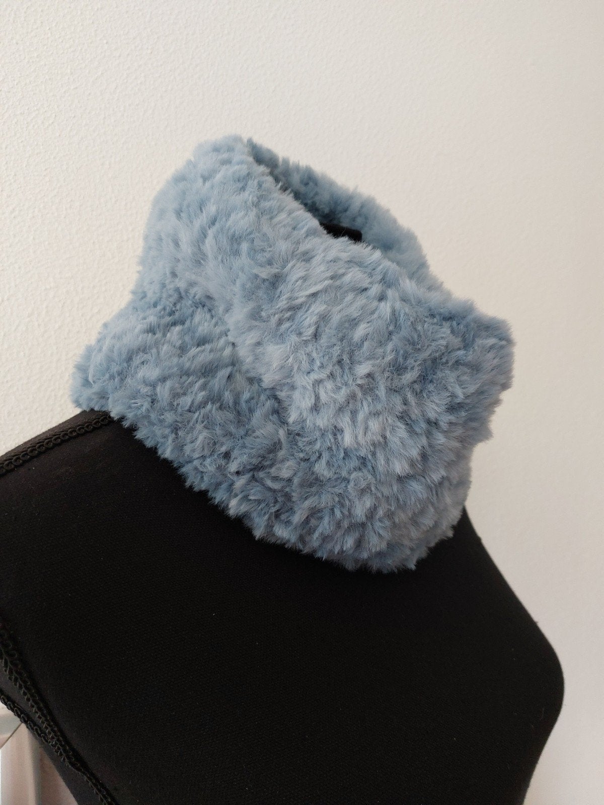 Gebreide Colsjaal Faux Fur - Zacht en Warm, Handgemaakt, Ophalen of Verzenden, Nieuw, Sjaal