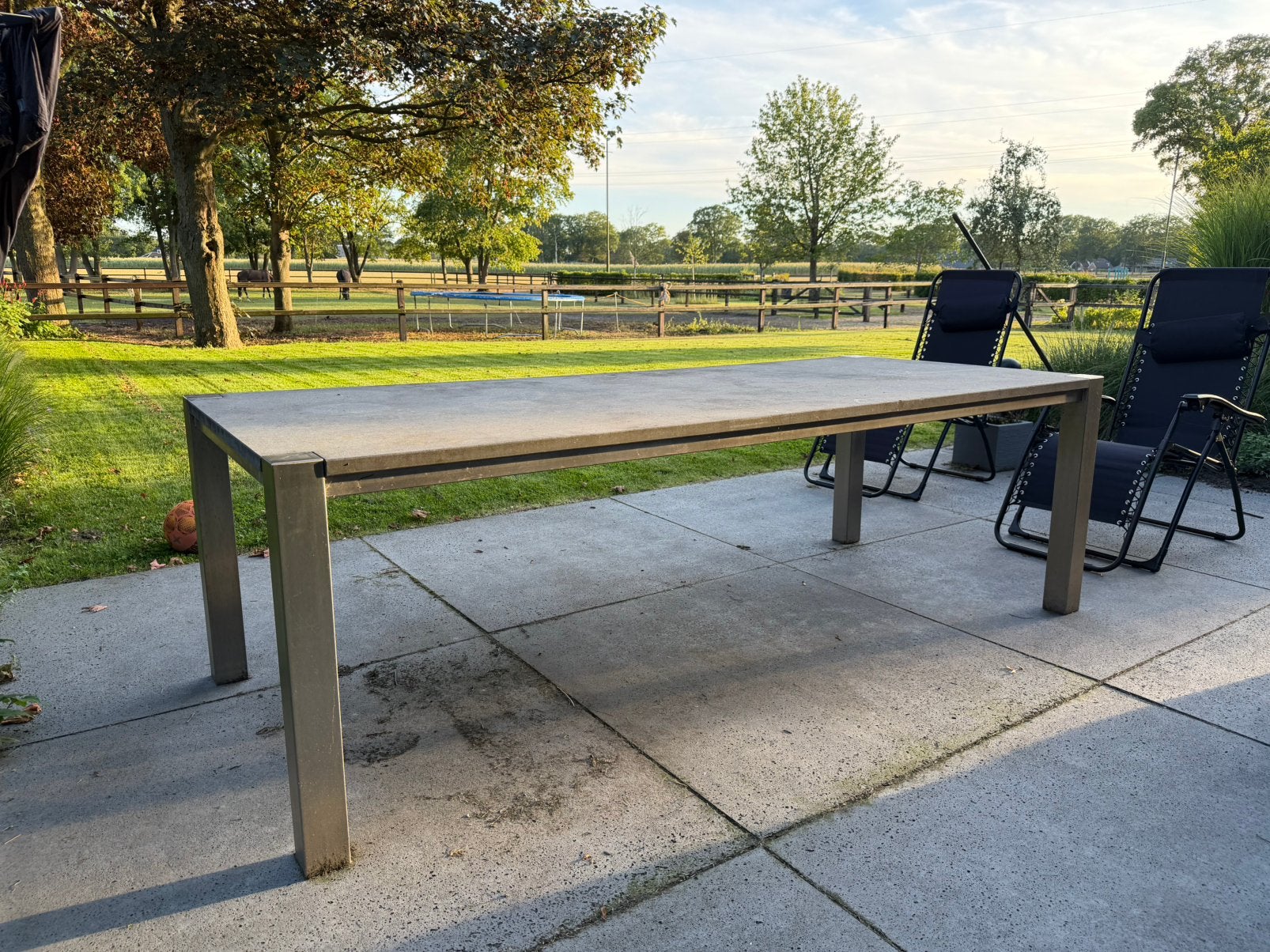Tuintafel. Rvs onderstel met belgies hardstenen blad, Tuin en Terras, Ophalen, Zo goed als nieuw, Rechthoekig, Rvs