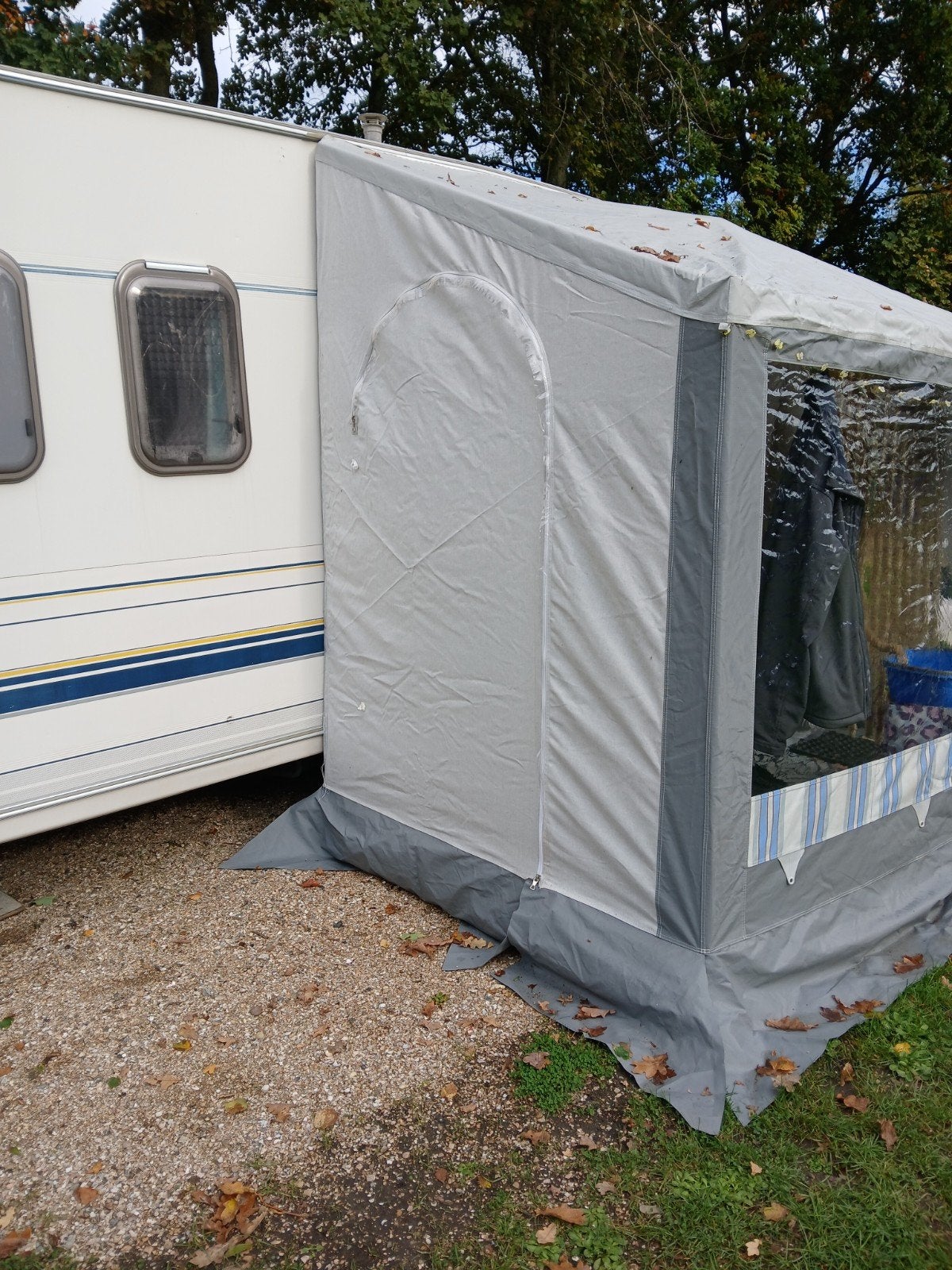 Gebruikte voortent voor caravan - Compleet en functioneel, Ophalen, Gebruikt, Polyester, Overige merken
