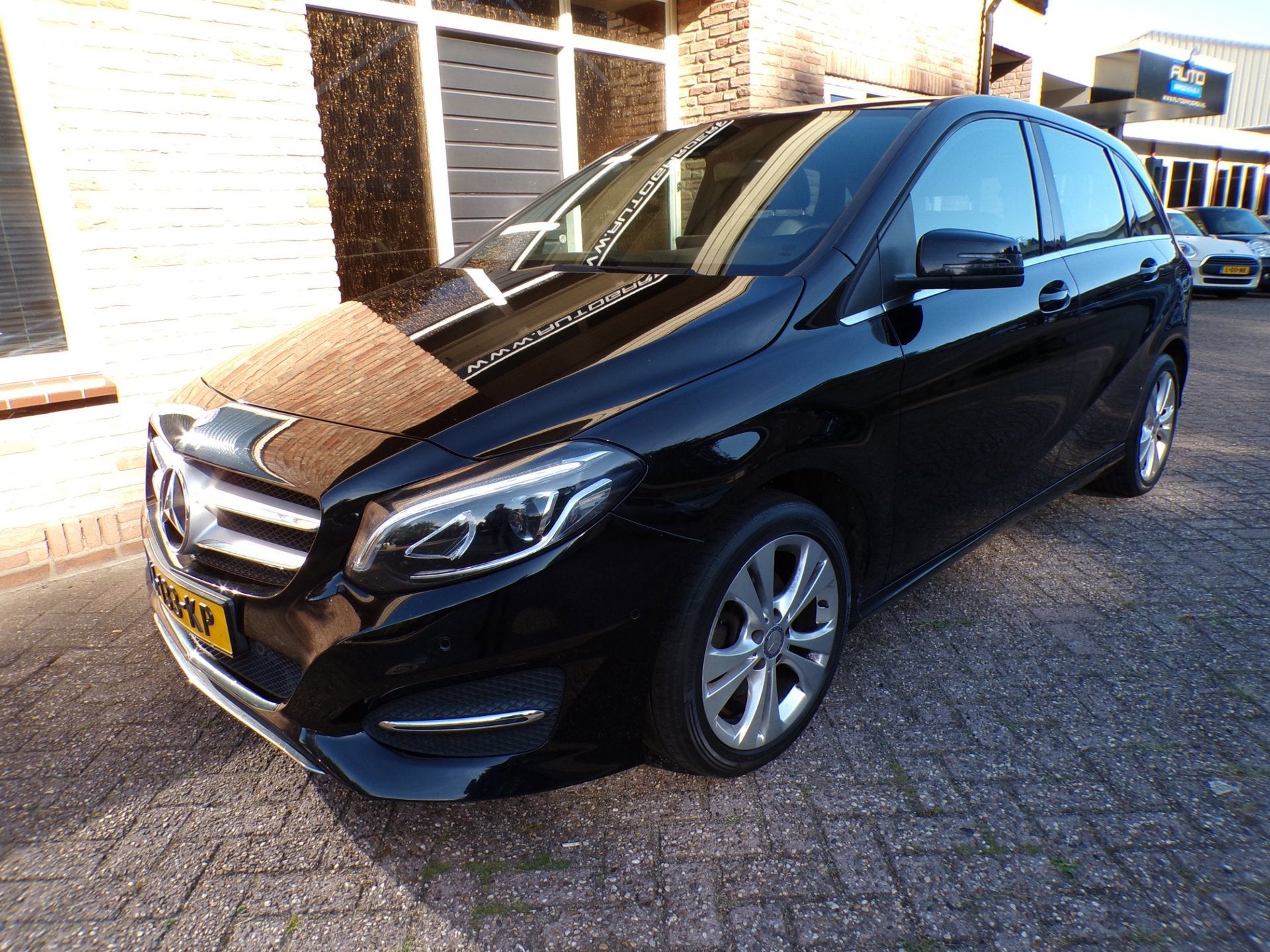 Mercedes-Benz B-klasse 180 Prestige, Auto's, Voorwielaandrijving, Gebruikt, 4 cilinders, Leder en Stof