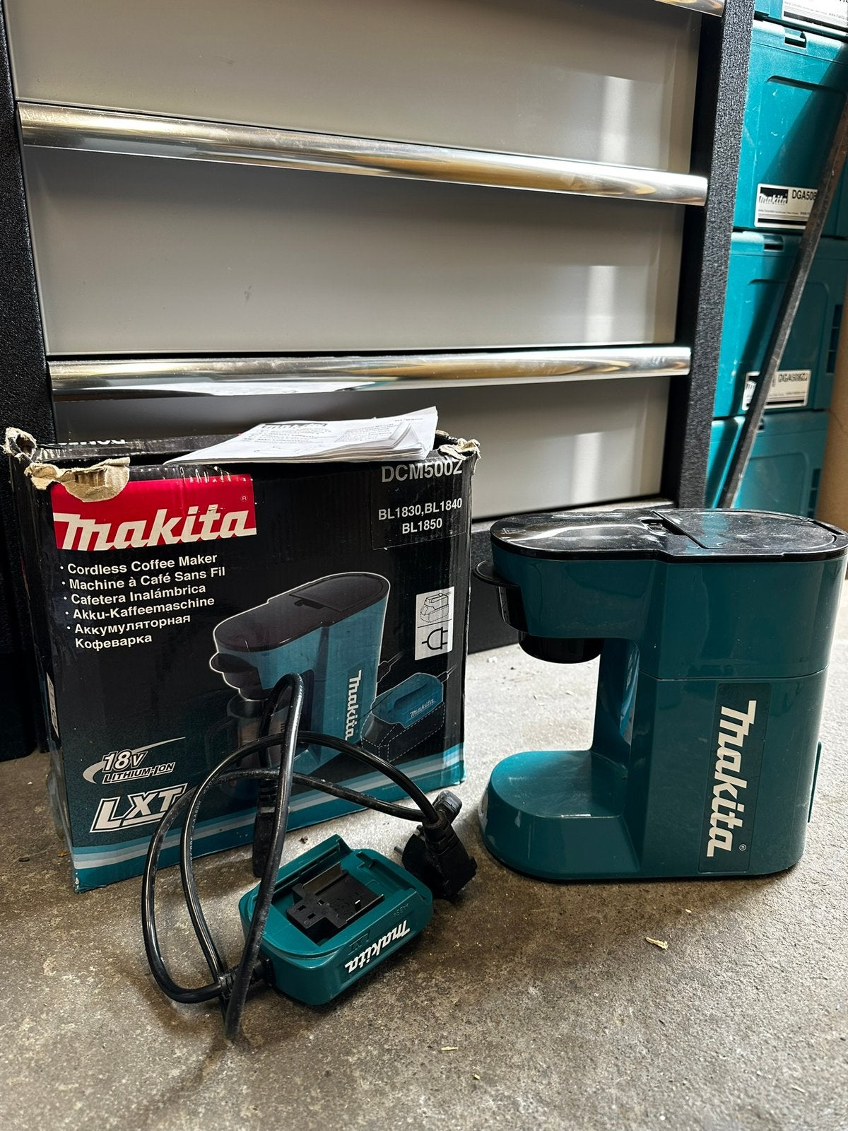 Nette makita 18v 230v koffiezetapparaat incl doos & papieren, Ophalen of Verzenden, Gebruikt, Overige typen