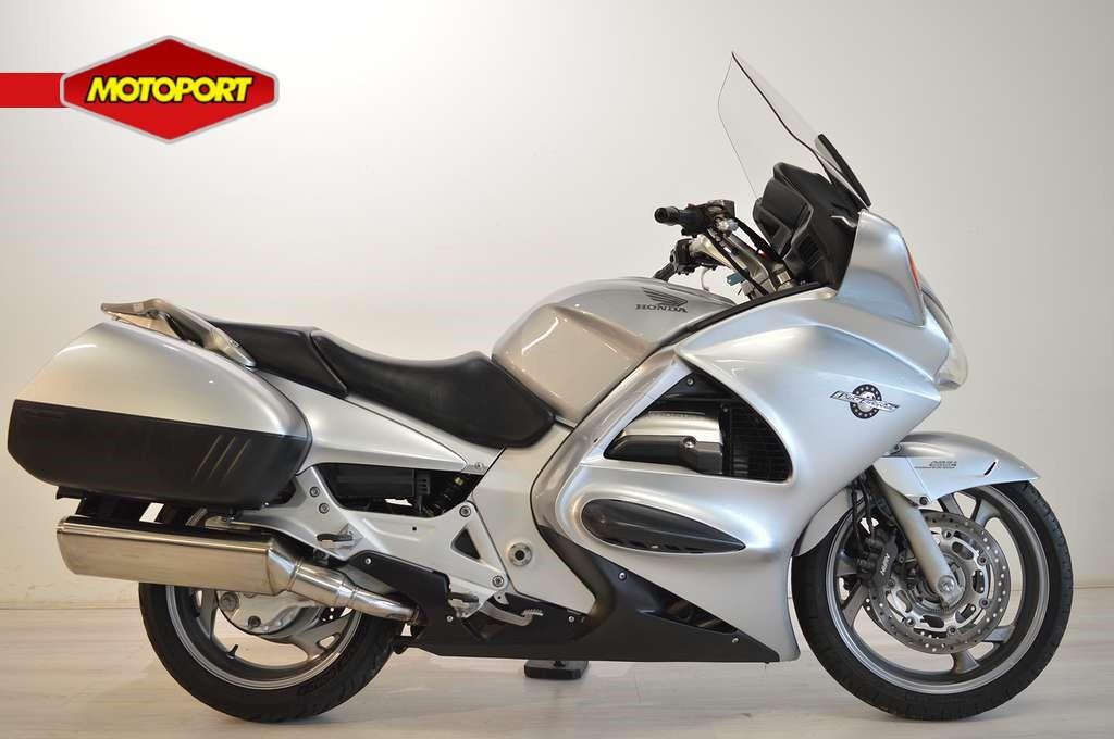 Honda ST 1300 PAN EUROPEAN ABS (bj 2005), Wijngaardveld 1
9300  AALST, BE, Bedrijf, Mc.benelux@honda-eu.com, Toermotor